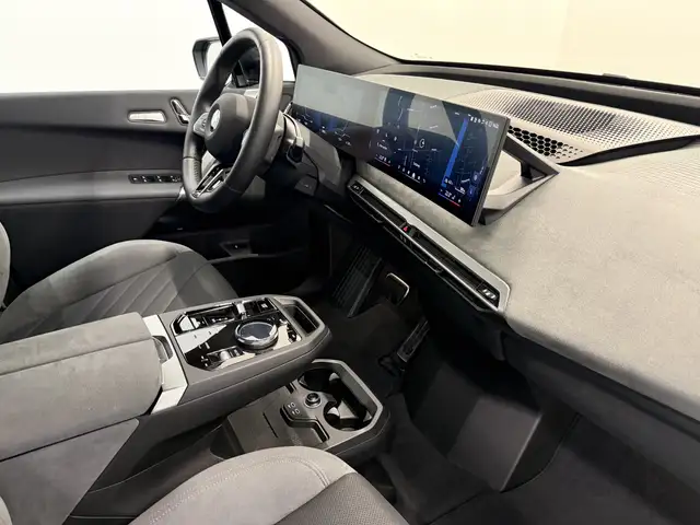 BMW iX xDrive60 Ansicht 5
