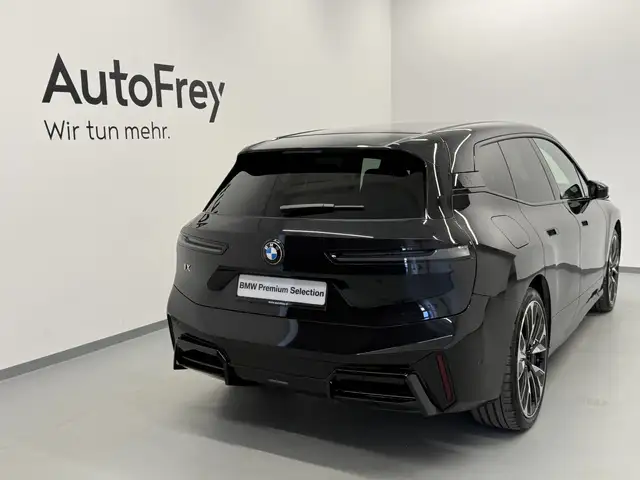 BMW iX xDrive60 Ansicht 2