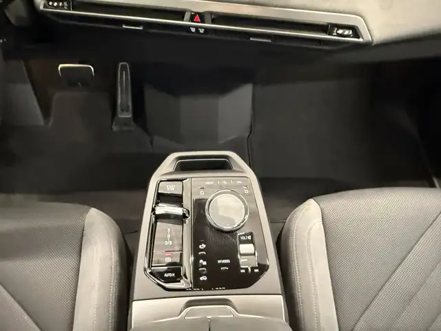 BMW iX xDrive60 Ansicht 11