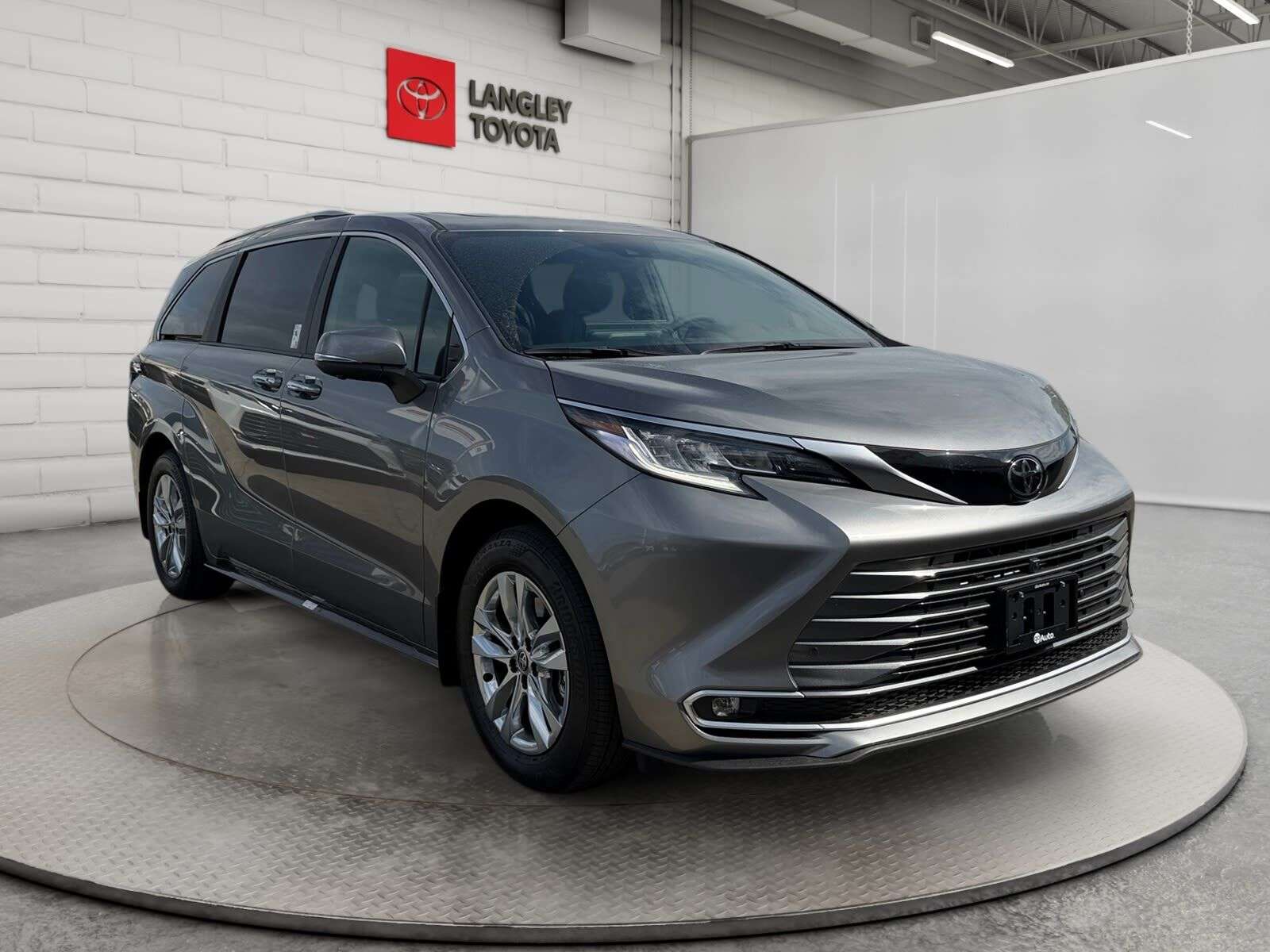 2026 Toyota Sienna HYBRID LIMITED AWD; LEATHER, SUNROOF, JBL, NAV, RE — photo 3