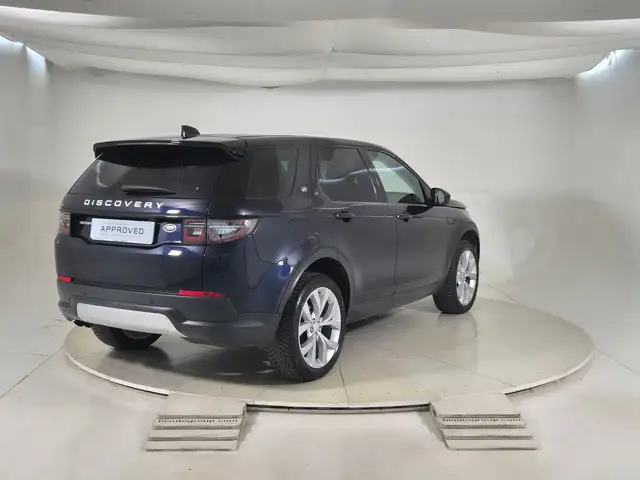 Land Rover Discovery Sport view 2