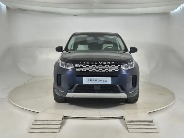 Land Rover Discovery Sport view 8