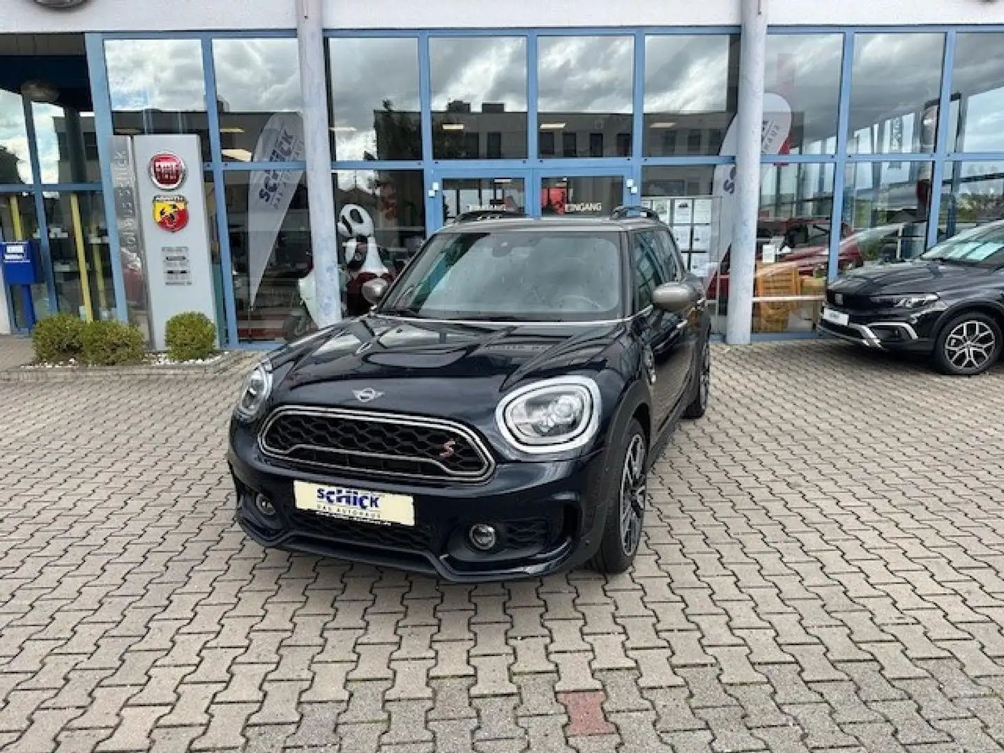 MINI Cooper SD Countryman Countryman Cooper SD All4 2.0d 190 PS Schwarz - 2