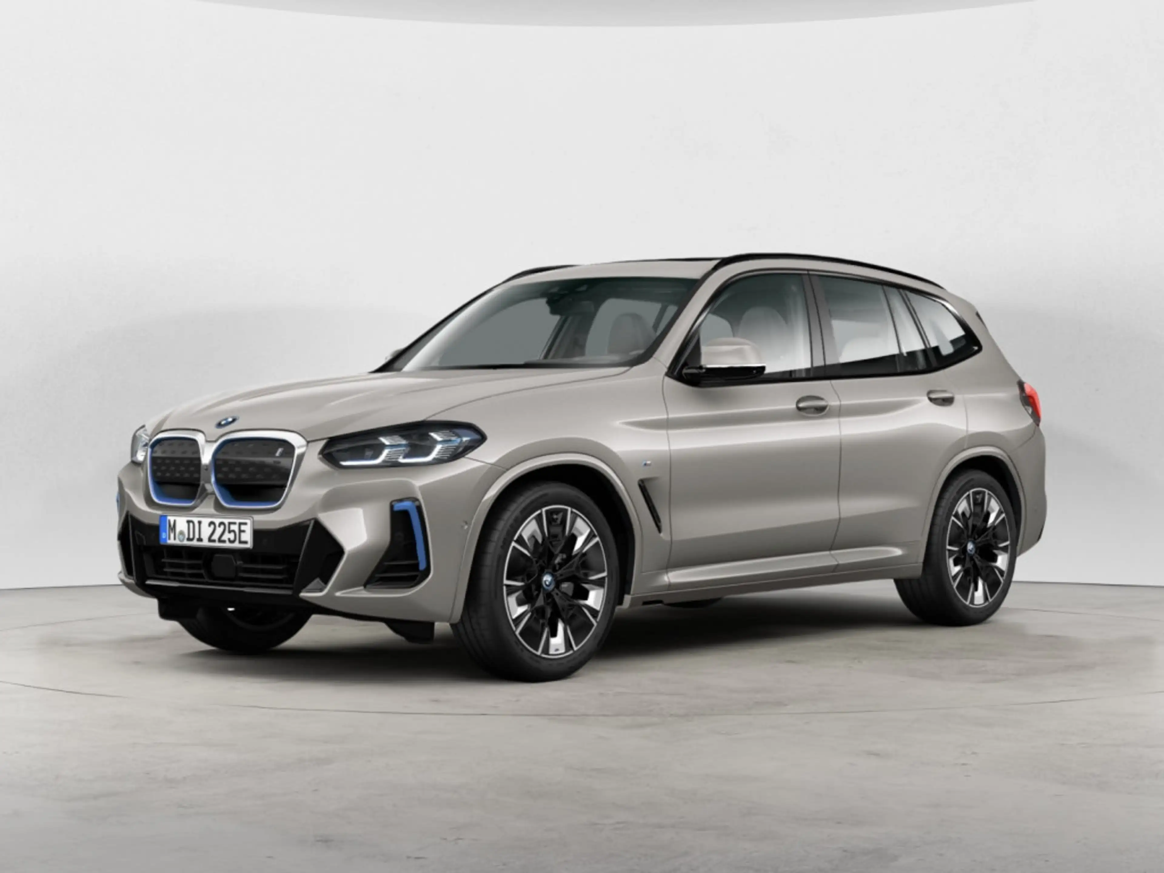BMW iX3 Impressive FACEL. PANO AHK HUD 360° LASER — photo 2