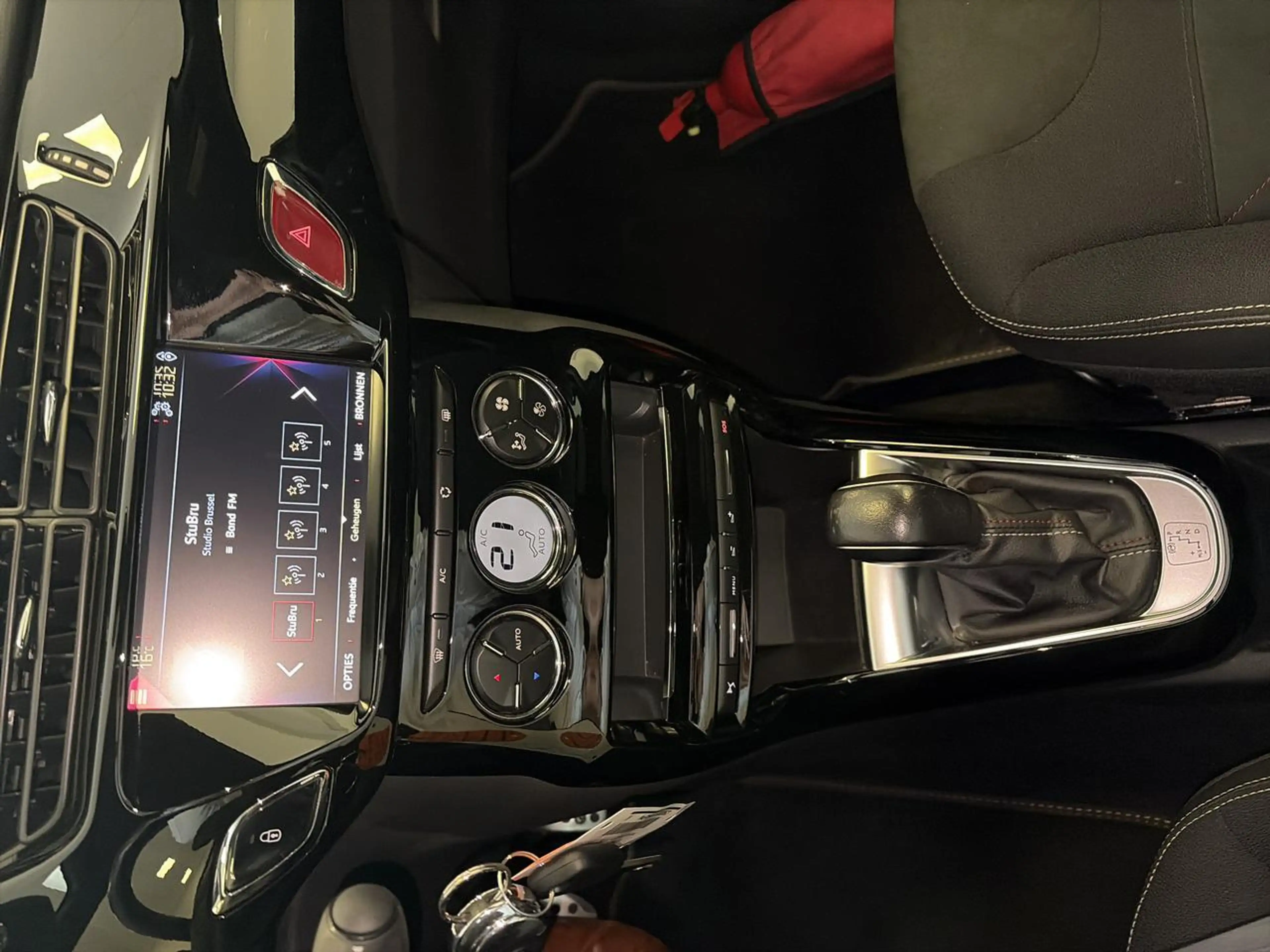 DS Automobiles DS 3 1.2 PureTech 110 EAT Performance Line — photo 13