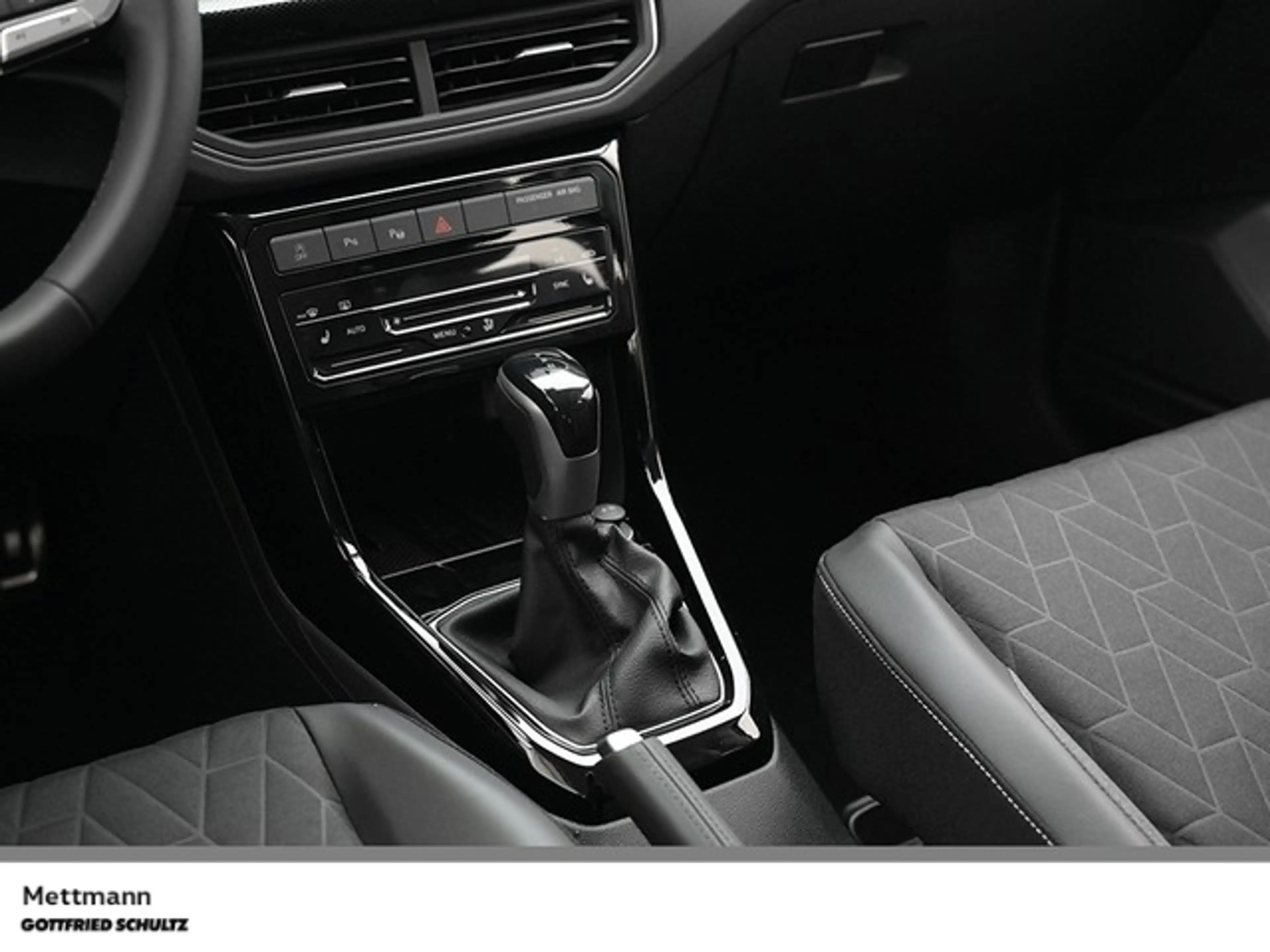 Volkswagen T-Cross Energy 1.0 TSI DSG RFK SHZ APP ACC — photo 15