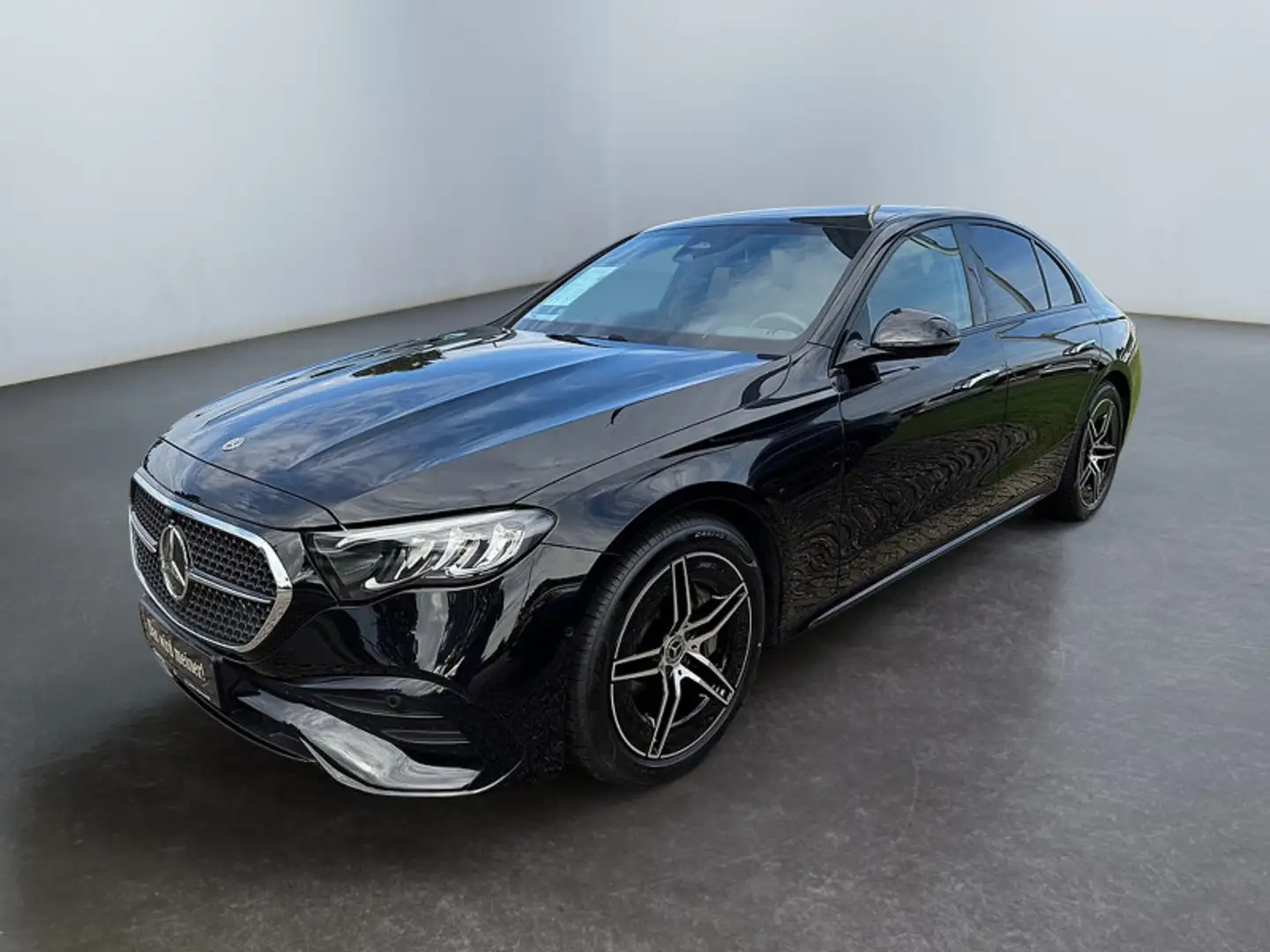 Mercedes-Benz E 200 , AMG NIGHT SPUR DISTR KAMERA PDC SHZ Schwarz - 2