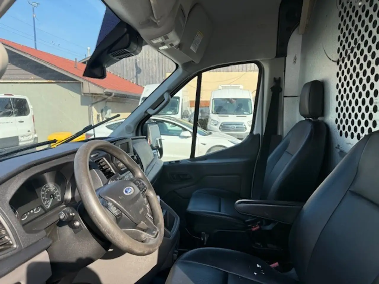 Ford Transit Cargo Van снимка Ford Transit Cargo Van
