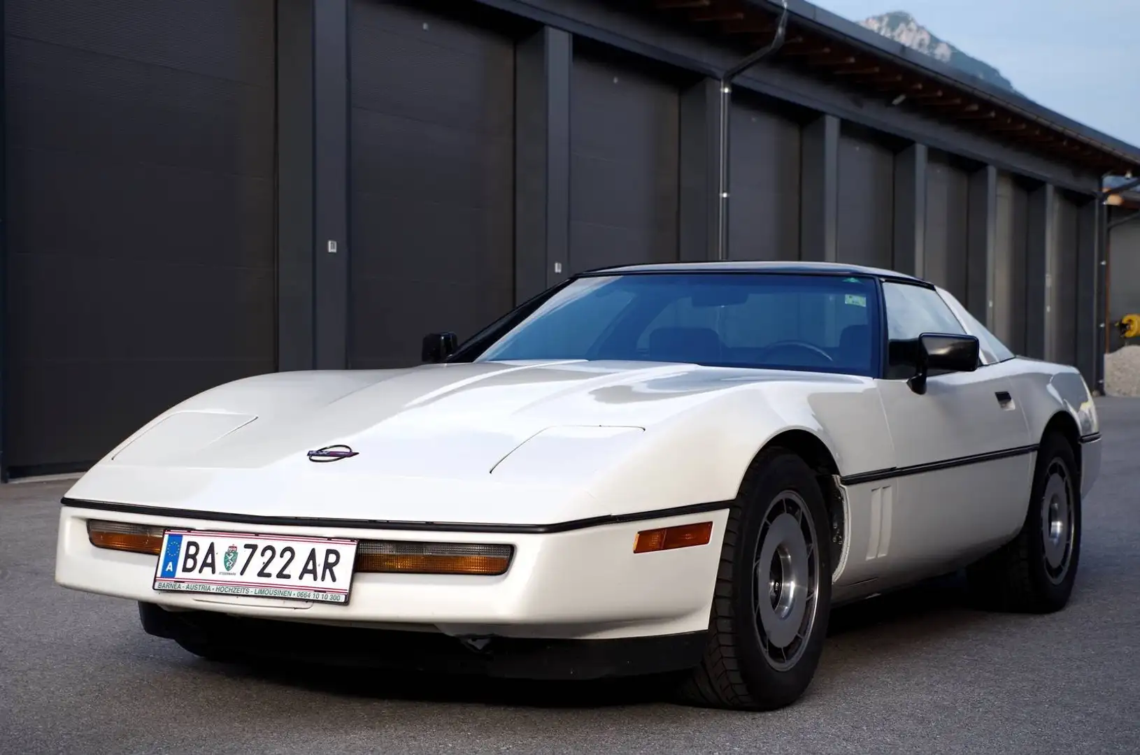 Corvette C4 L83 - eines von 238 Export-Modellen in 1984 - extrem selten, österreichische EZ, serienmäßig ohne Kat Weiß - 1