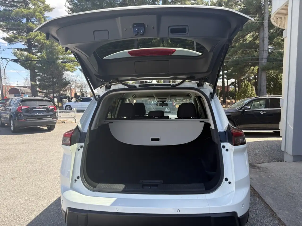 Nissan Rogue снимка Nissan Rogue