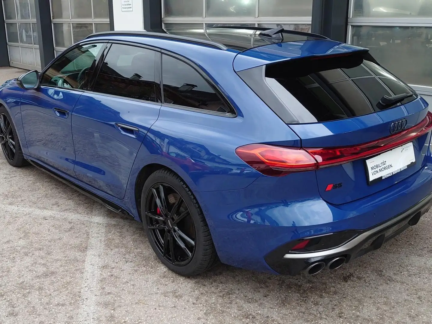 Audi S5 Avant quattro Blau - 2