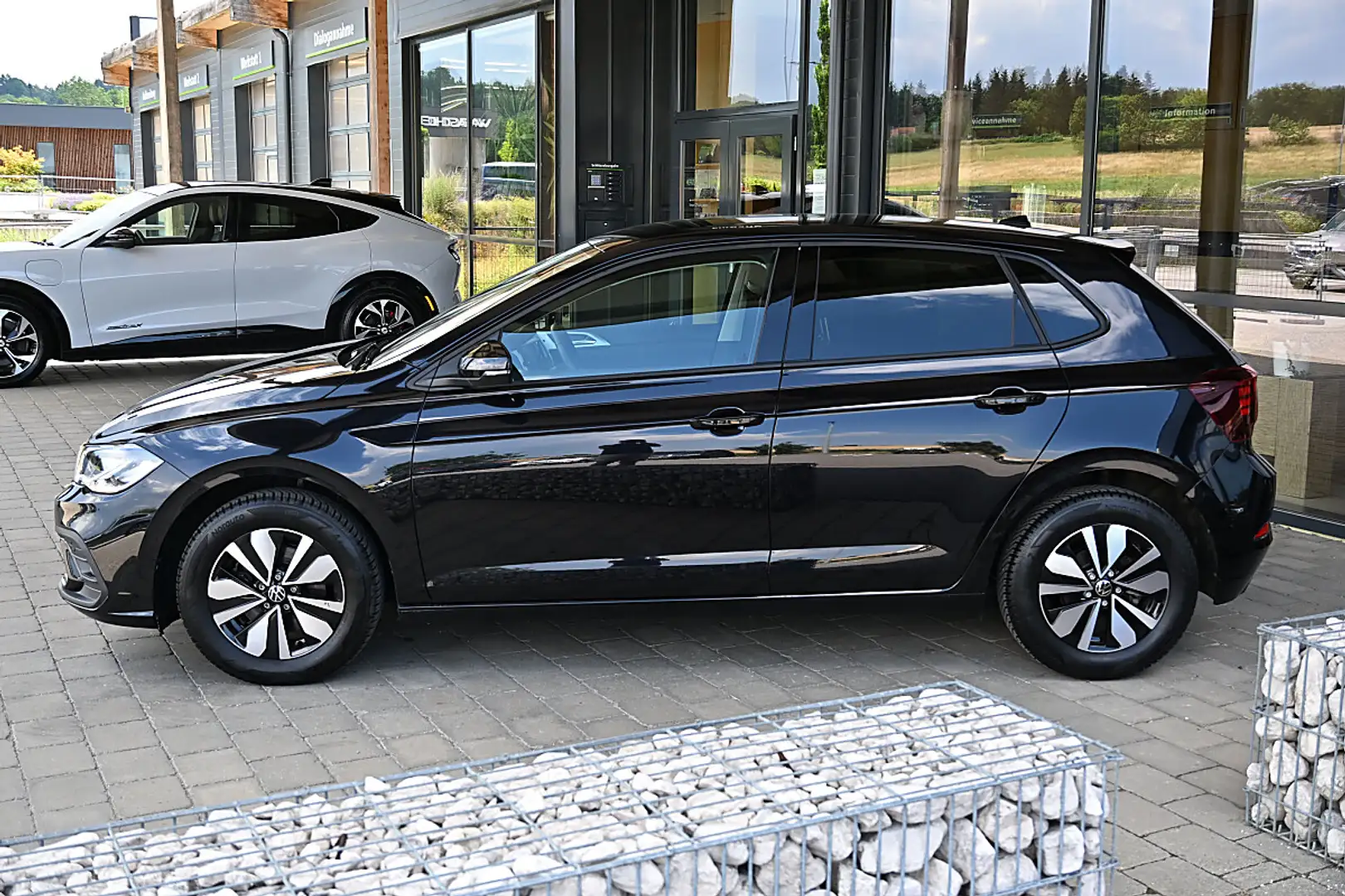 Volkswagen Polo 1,0 TSI DSG Life NP €32k ACC, AHK abnehmbar, LE... Schwarz - 2