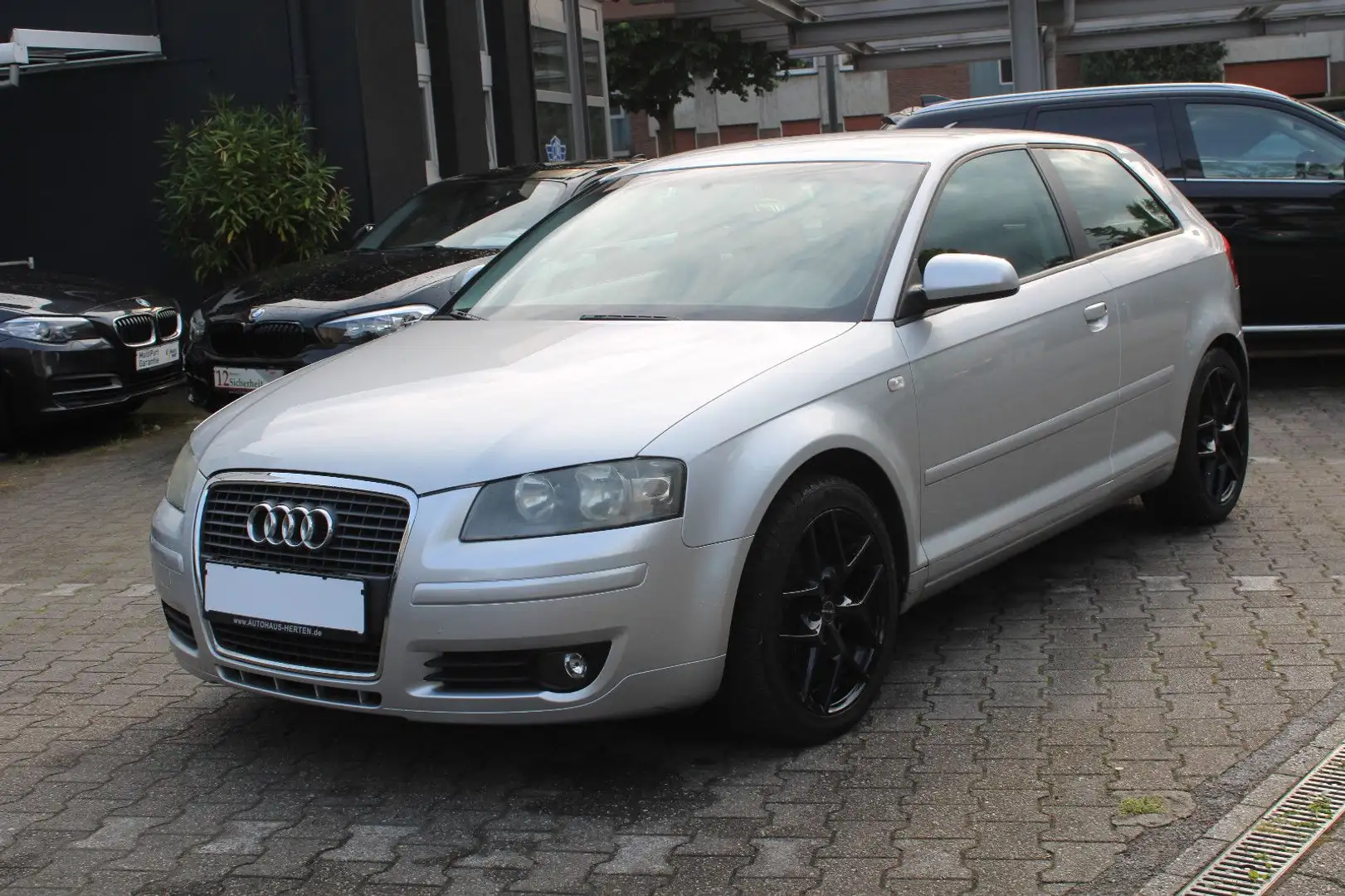Audi A3 2.0 TDI Ambition*3-TÜRIG*KLIMATRONIC*ALU* Silber - 1