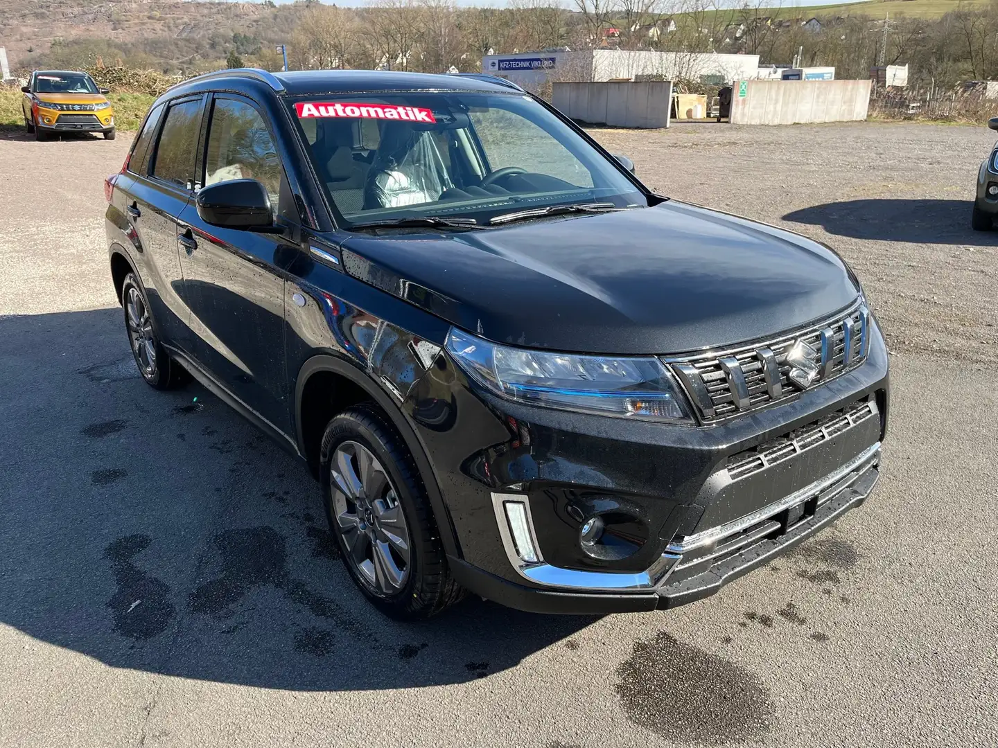 Suzuki Vitara 1.4 Hybrid AUTOMATIK Comfort Zwart - 1