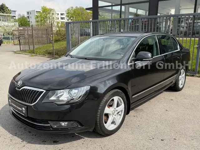 Skoda Superb Ambition AUTOMATIK/XENON/PDC/98TKM!!