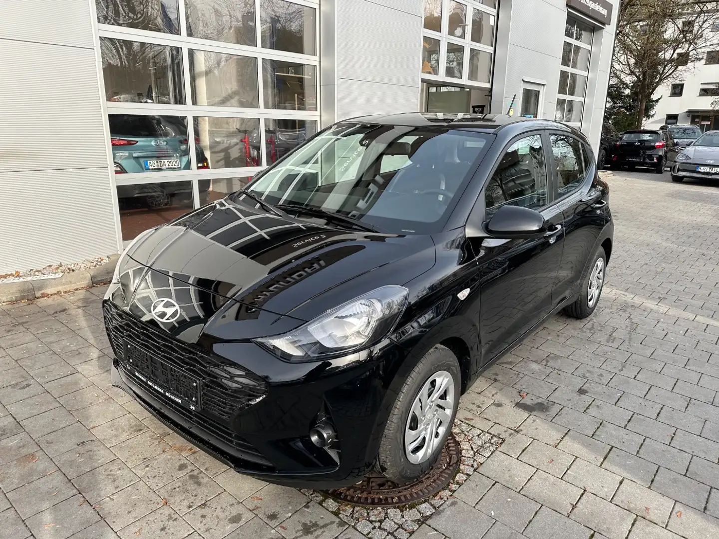 Hyundai i10 1.0 Select FLA SpurH Navi PDC KAM Schwarz - 2