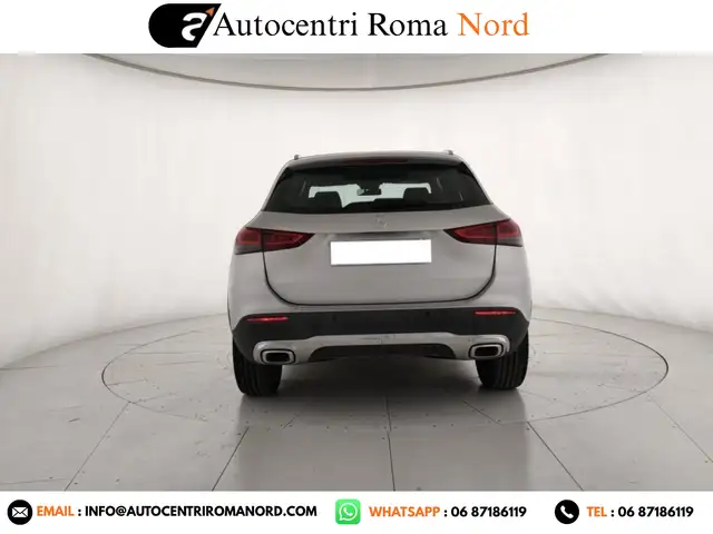 Mercedes-Benz GLA view 4