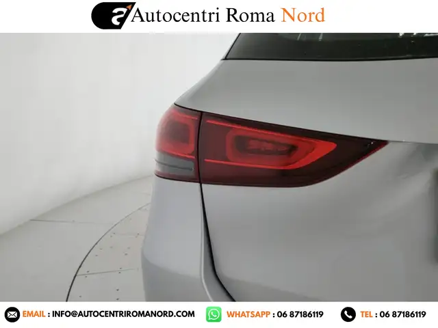 Mercedes-Benz GLA view 9