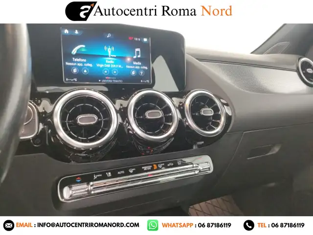 Mercedes-Benz GLA view 11