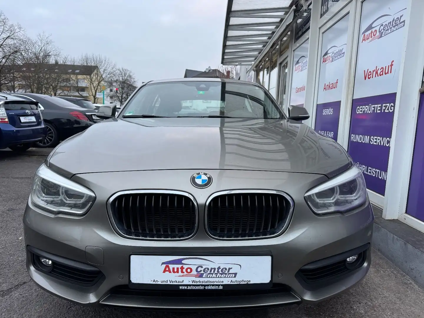 BMW 120 i Lim. Advantage*Navi*Leder*Xenon*Kamera*LED* Silber - 2