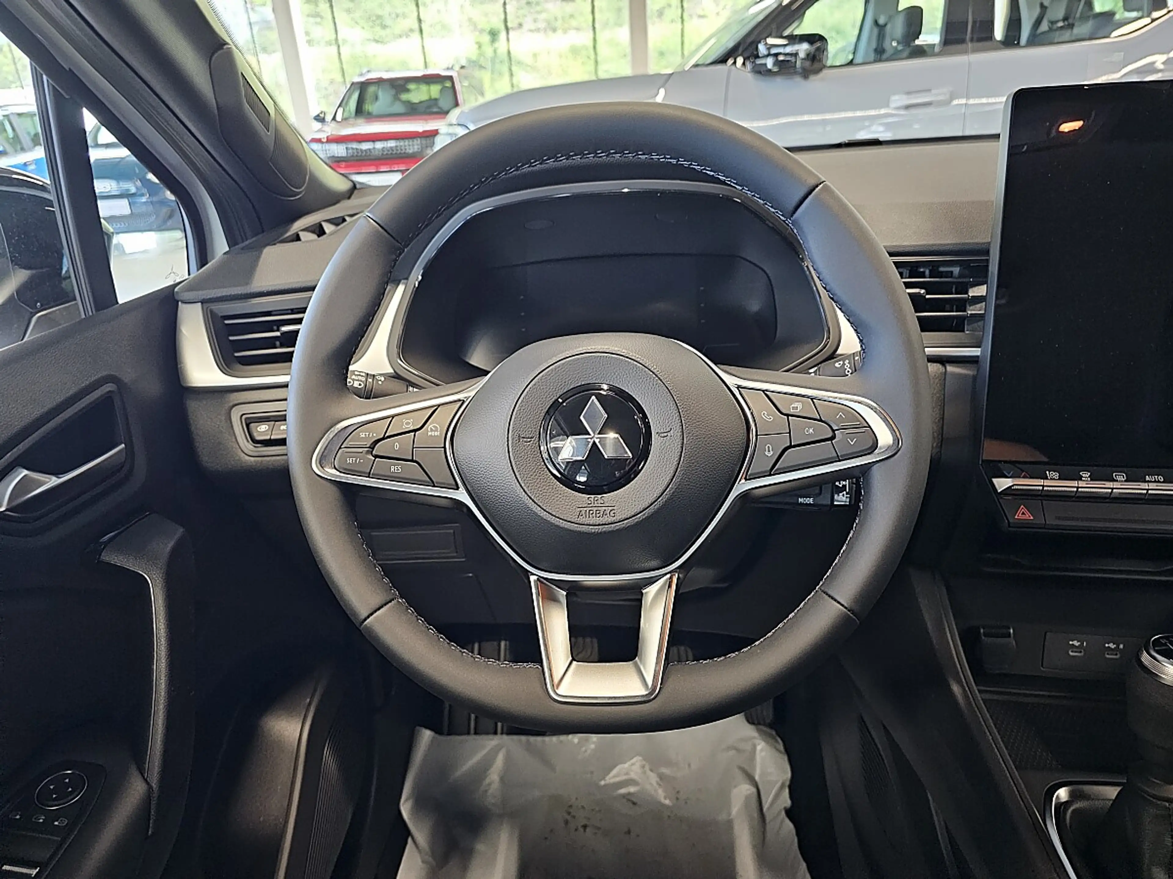 Mitsubishi Grandis 1,3 Petrol Invite C 26 — photo 11