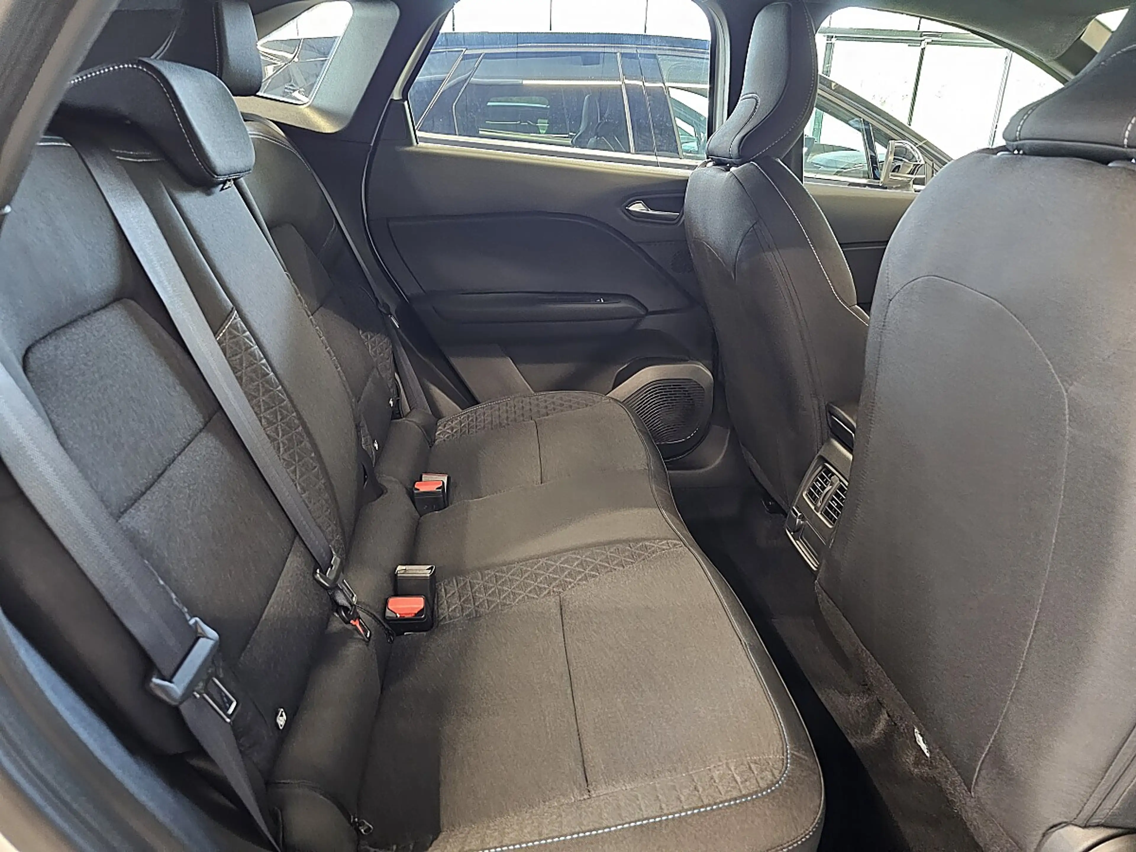 Mitsubishi Grandis 1,3 Petrol Invite C 26 — photo 12