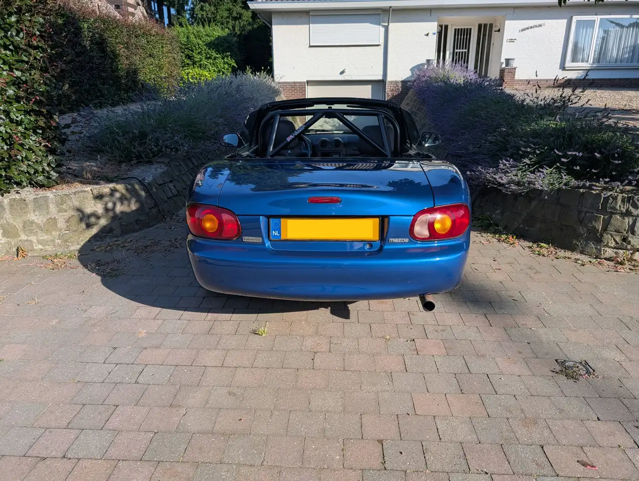 Mazda MX-5 1.8i 10th Anniversary, foto 2