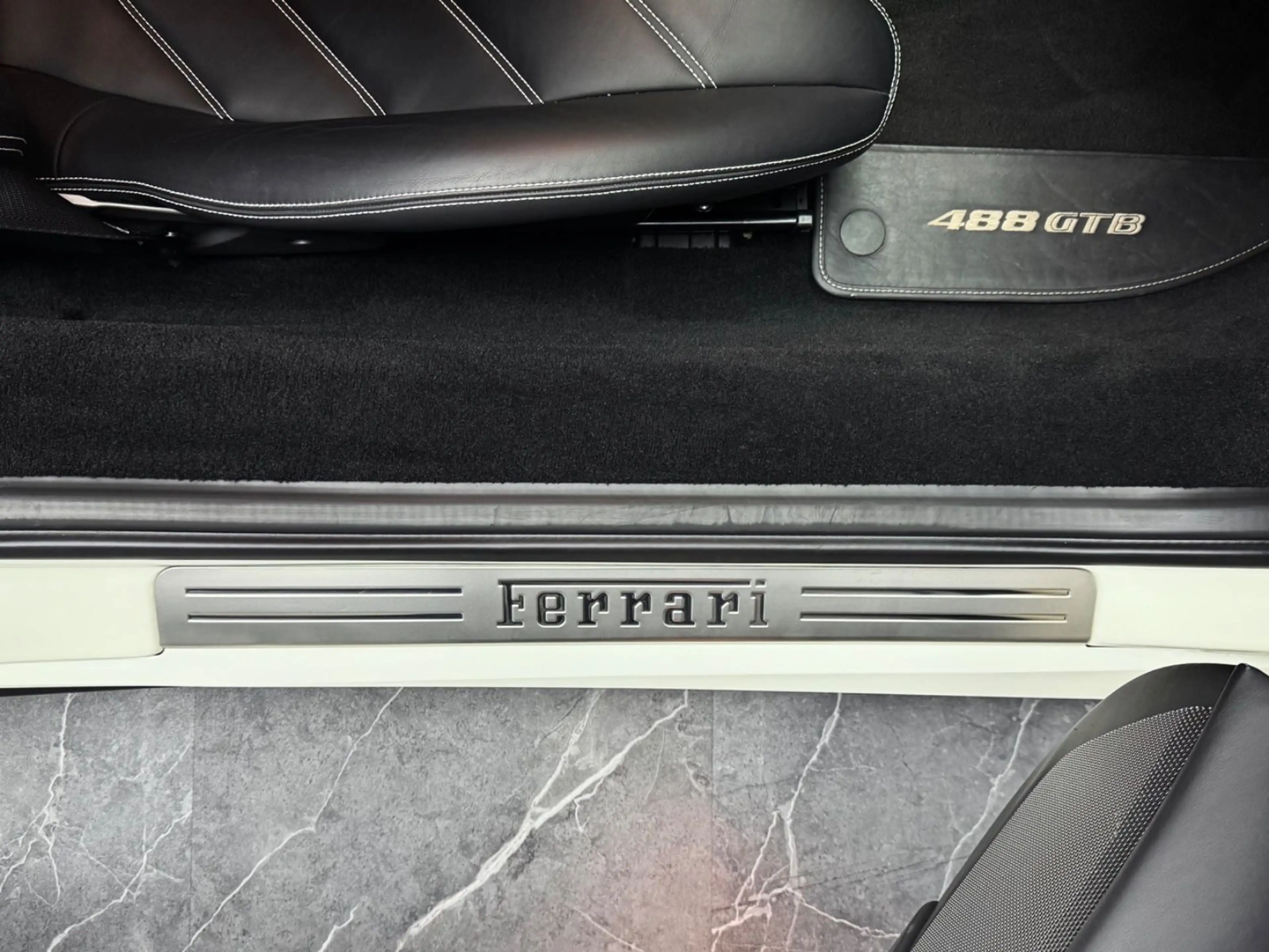 Ferrari 488 CARBON RACING SEATS I NEW BIG SERVICE — photo 11