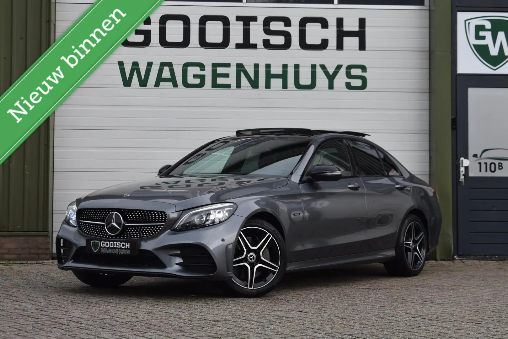 Mercedes-Benz C 300 e Business Solution AMG Limited | Panoramadak | Grijs - 1