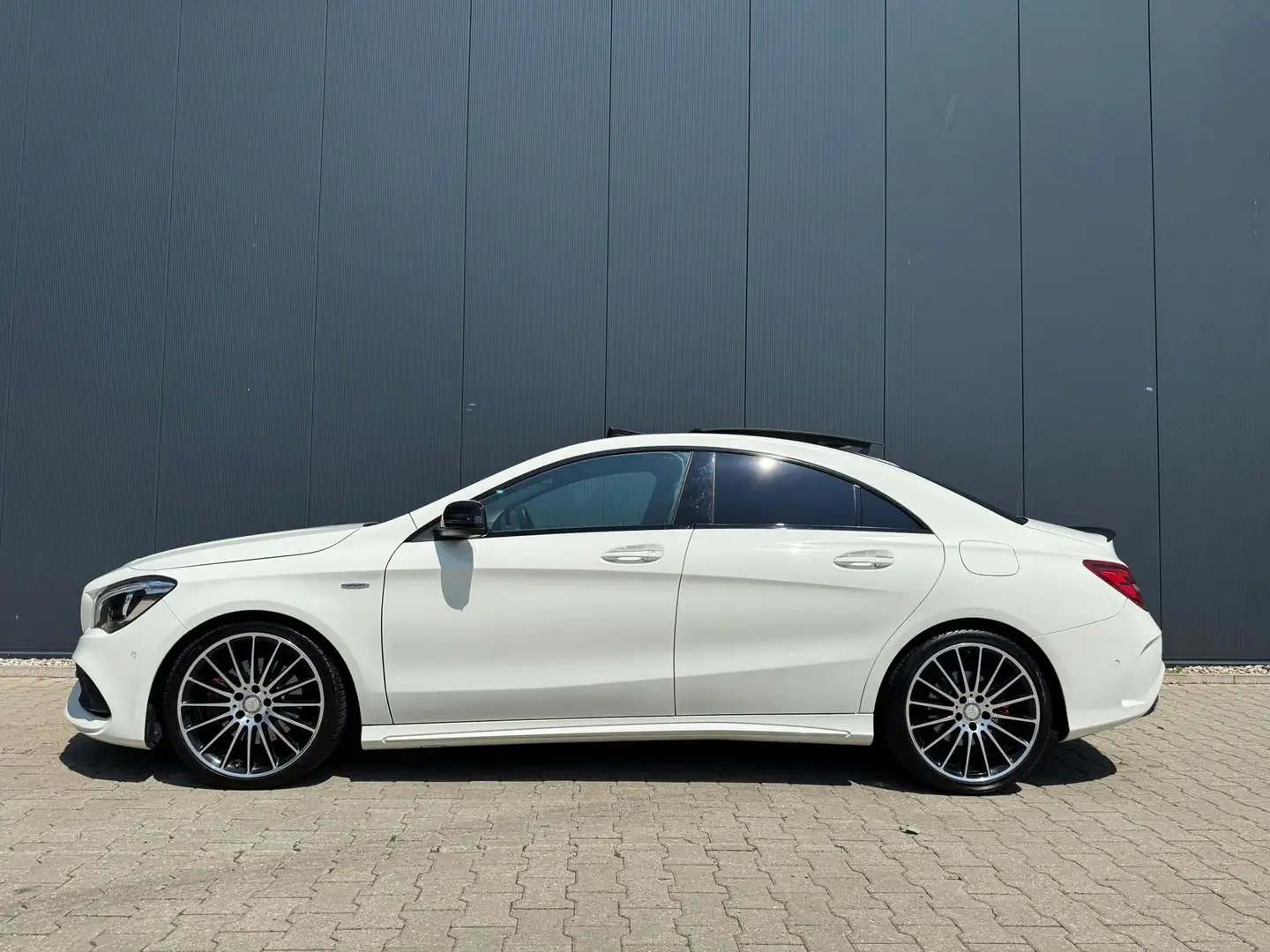 Mercedes-Benz CLA 250 AMG Sport / pano / H&K / 19 inch Blanc - 2