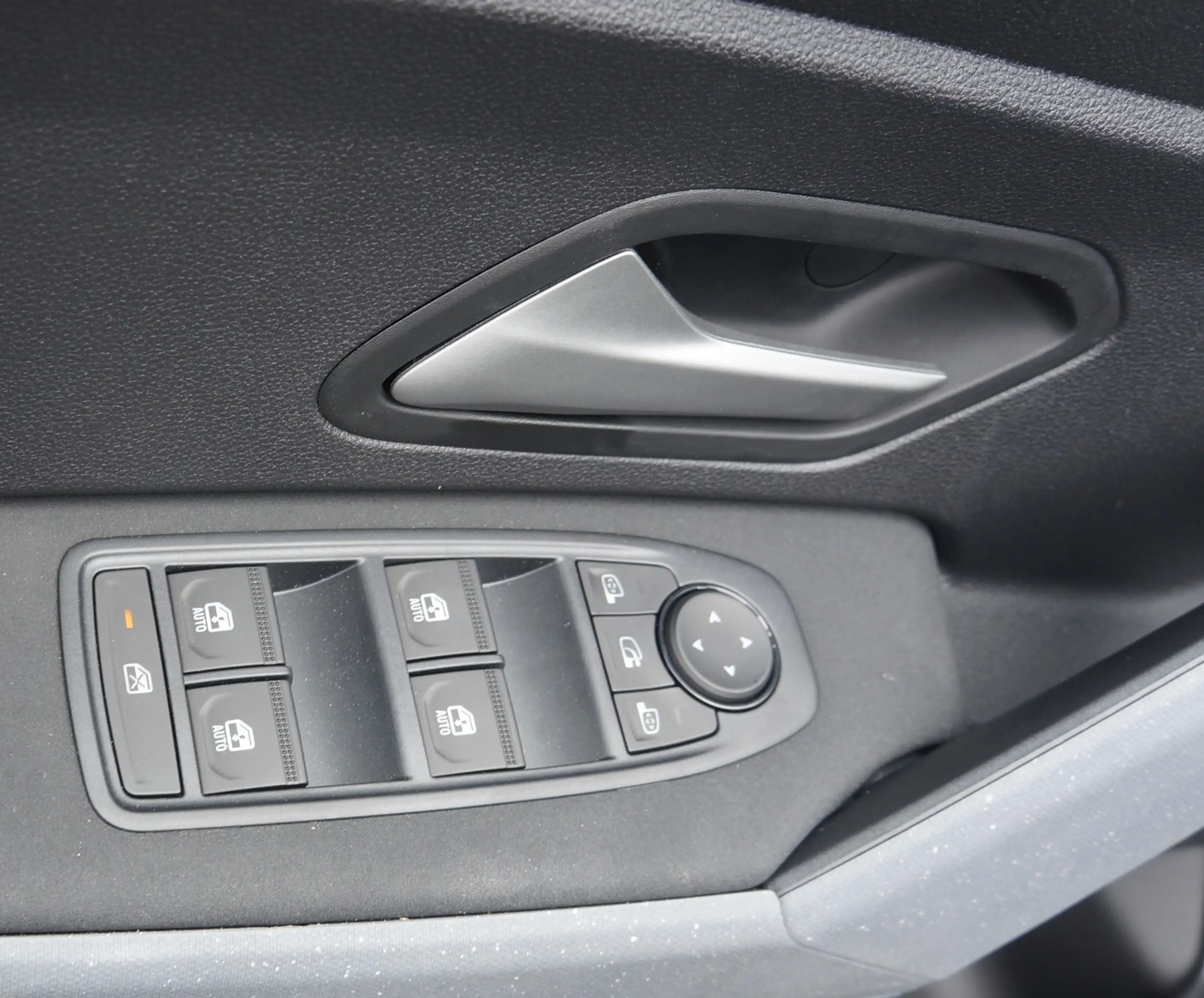 Dacia Duster III Journey+ Automatik LPG 120  Mildhybr — photo 6