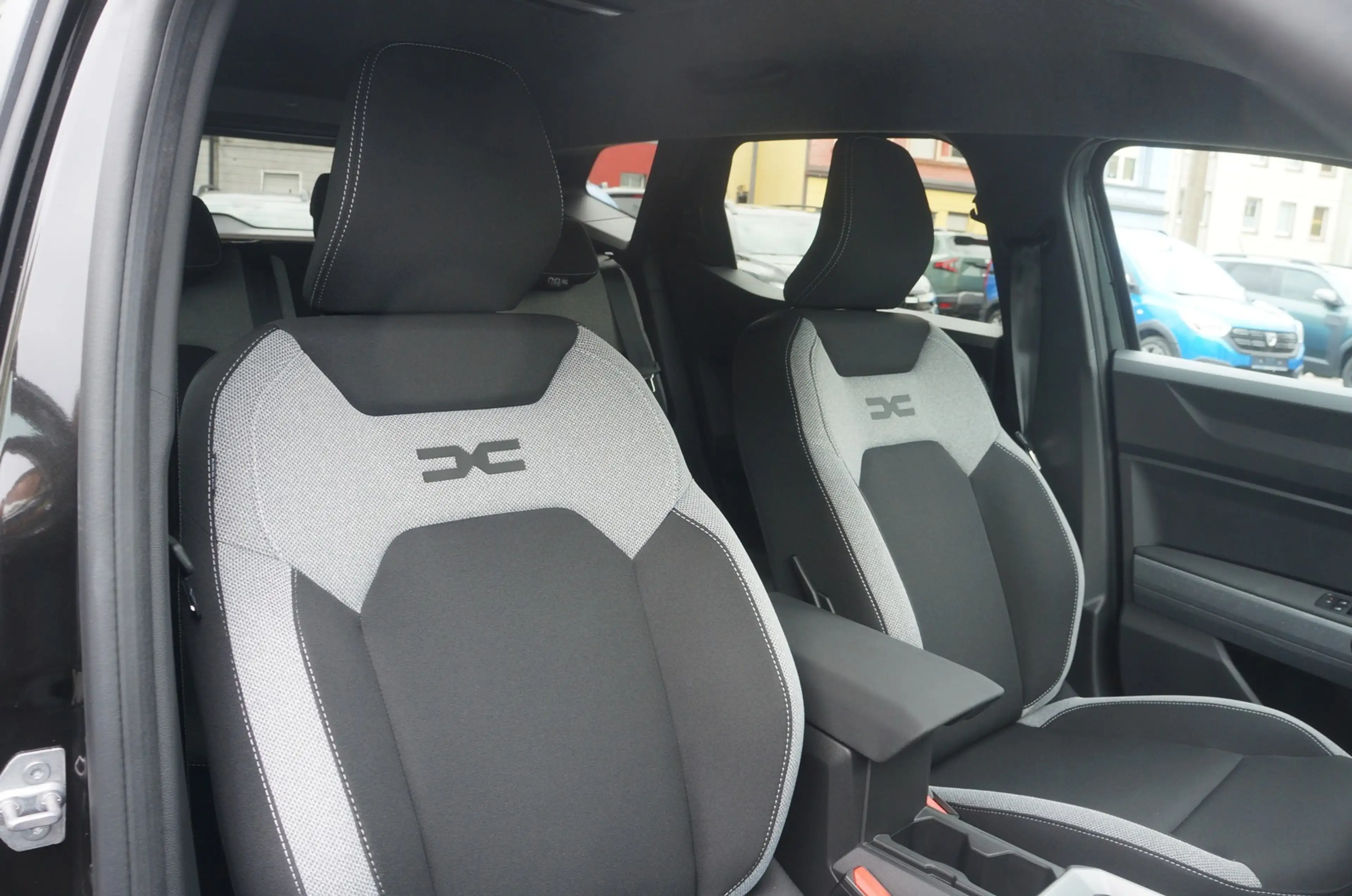 Dacia Duster III Journey+ Automatik LPG 120  Mildhybr — photo 3