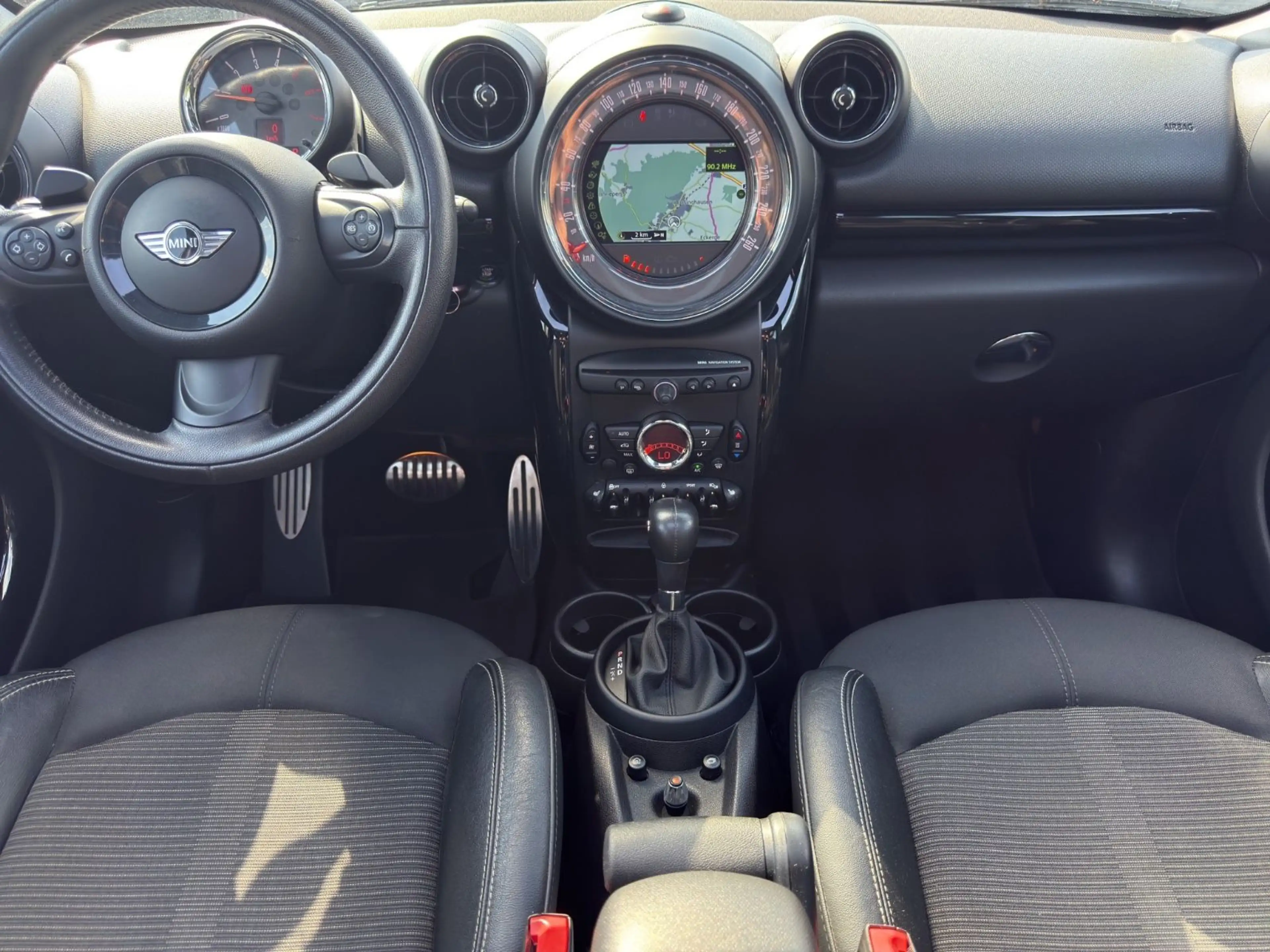 MINI Cooper SD Countryman Cooper SD All4 — photo 14
