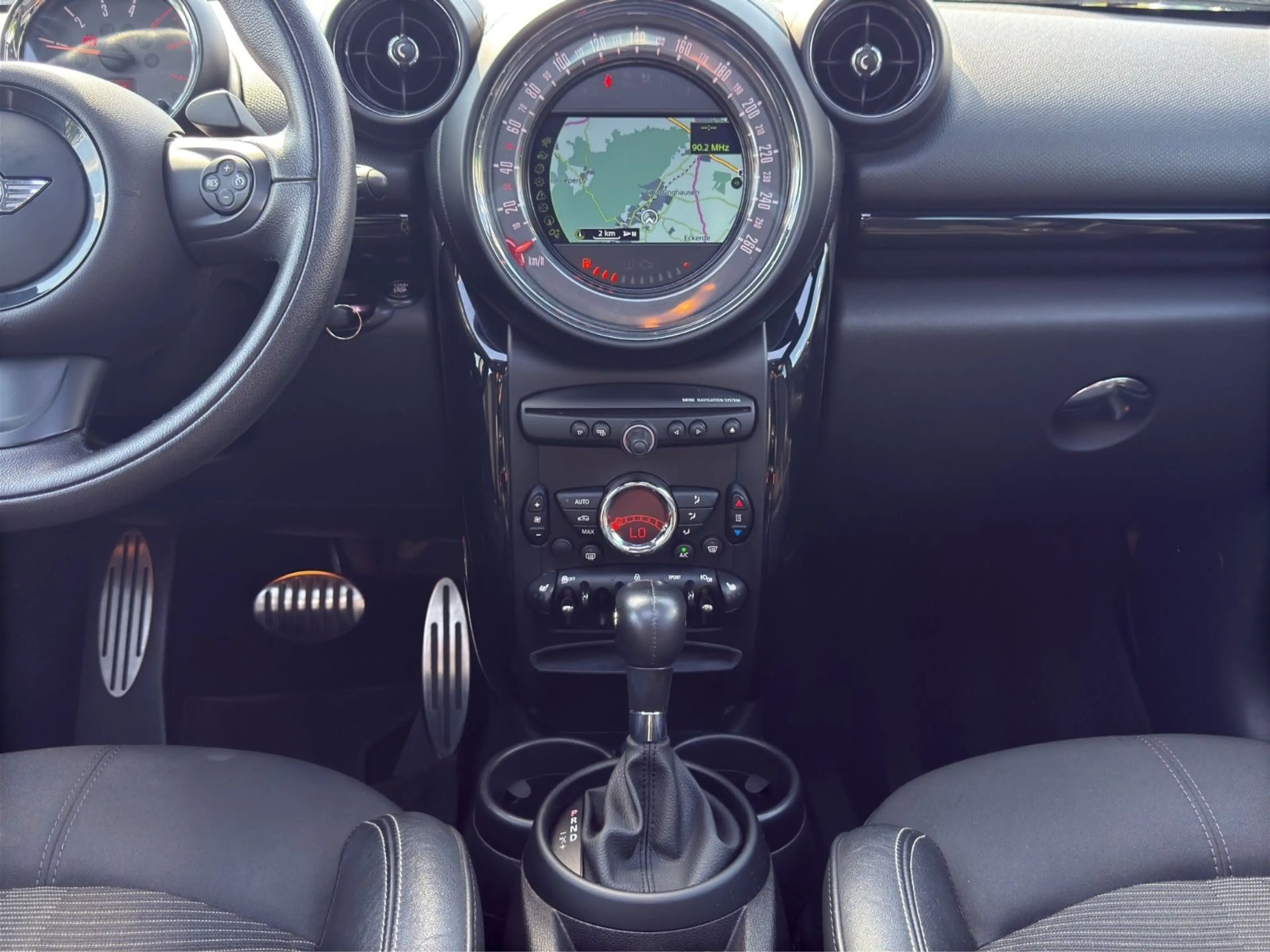 MINI Cooper SD Countryman Cooper SD All4 — photo 9