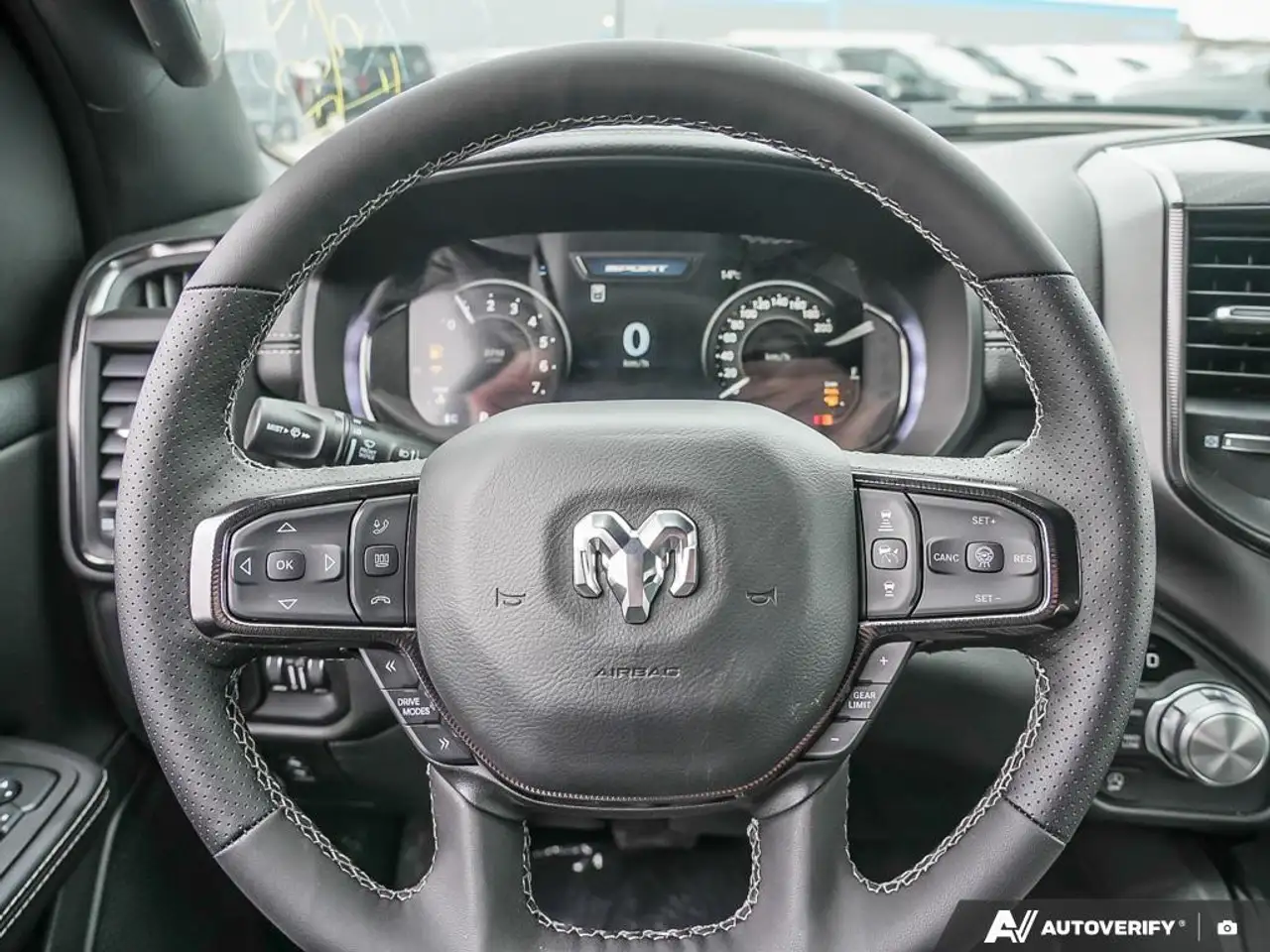 RAM 1500 снимка RAM 1500