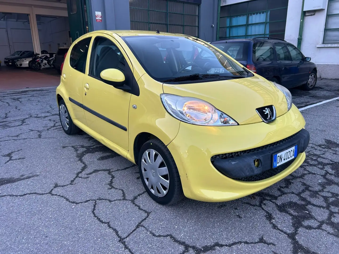Peugeot 107 5p 1.0 12v Plaisir - 1
