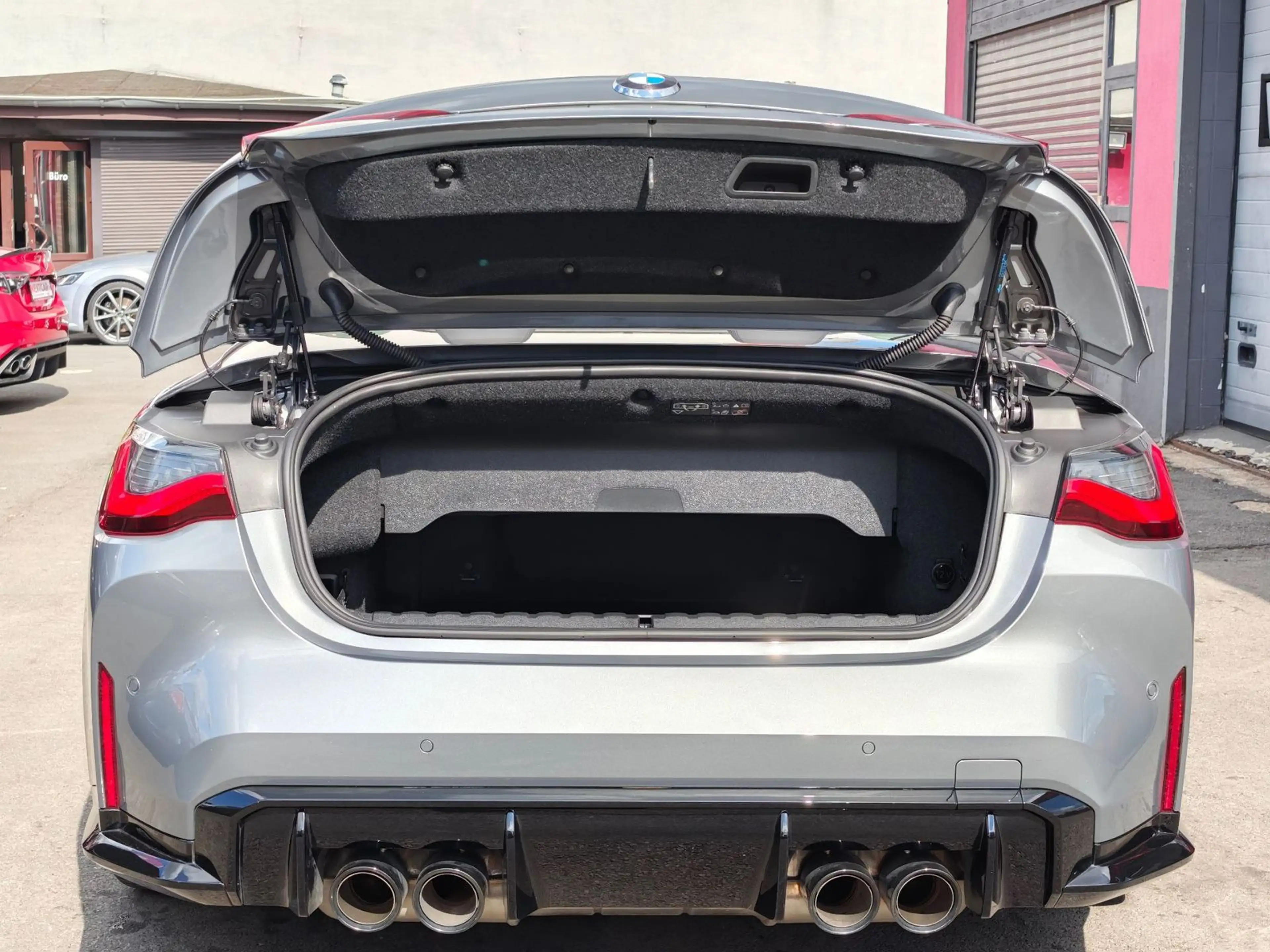 BMW M4 Competition Competition xDrive — photo 8