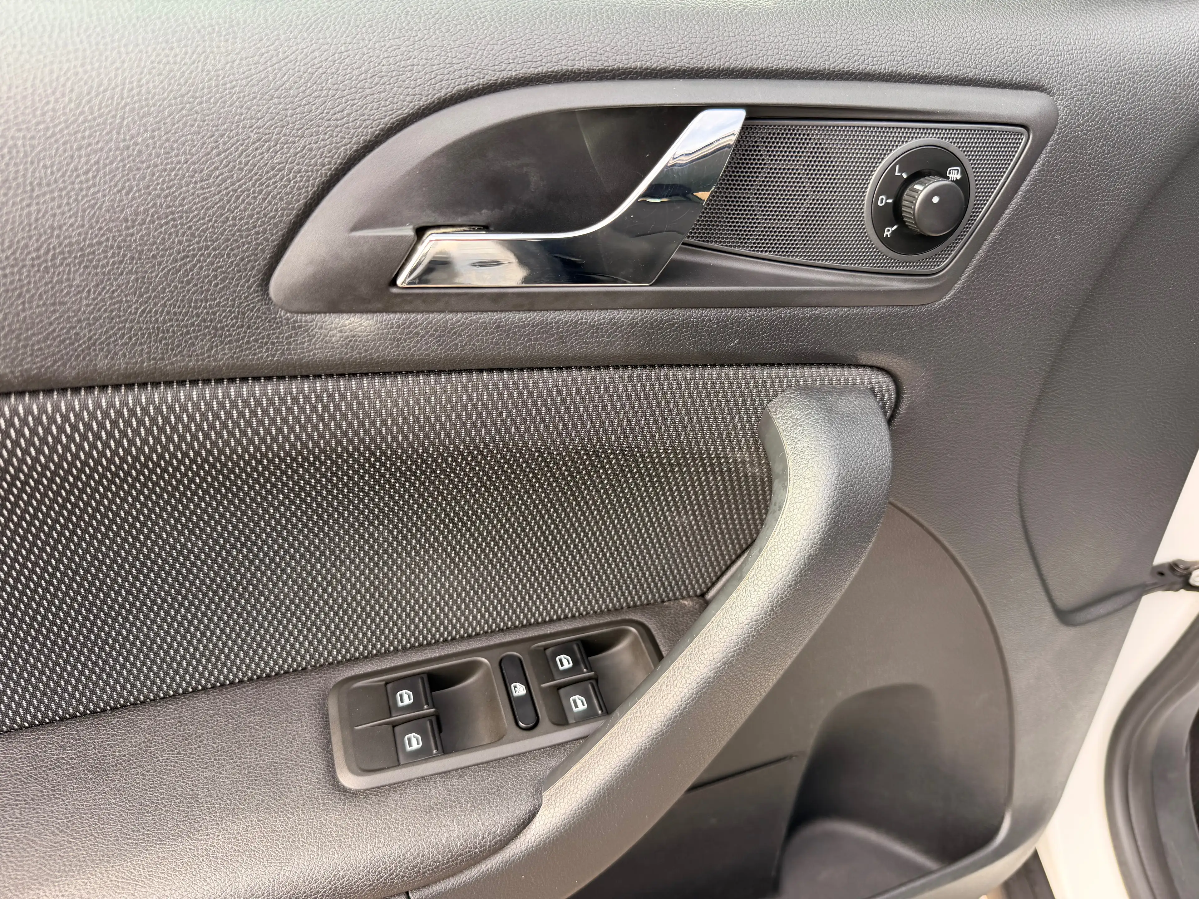 Skoda Yeti Ambition Plus Edition — photo 11