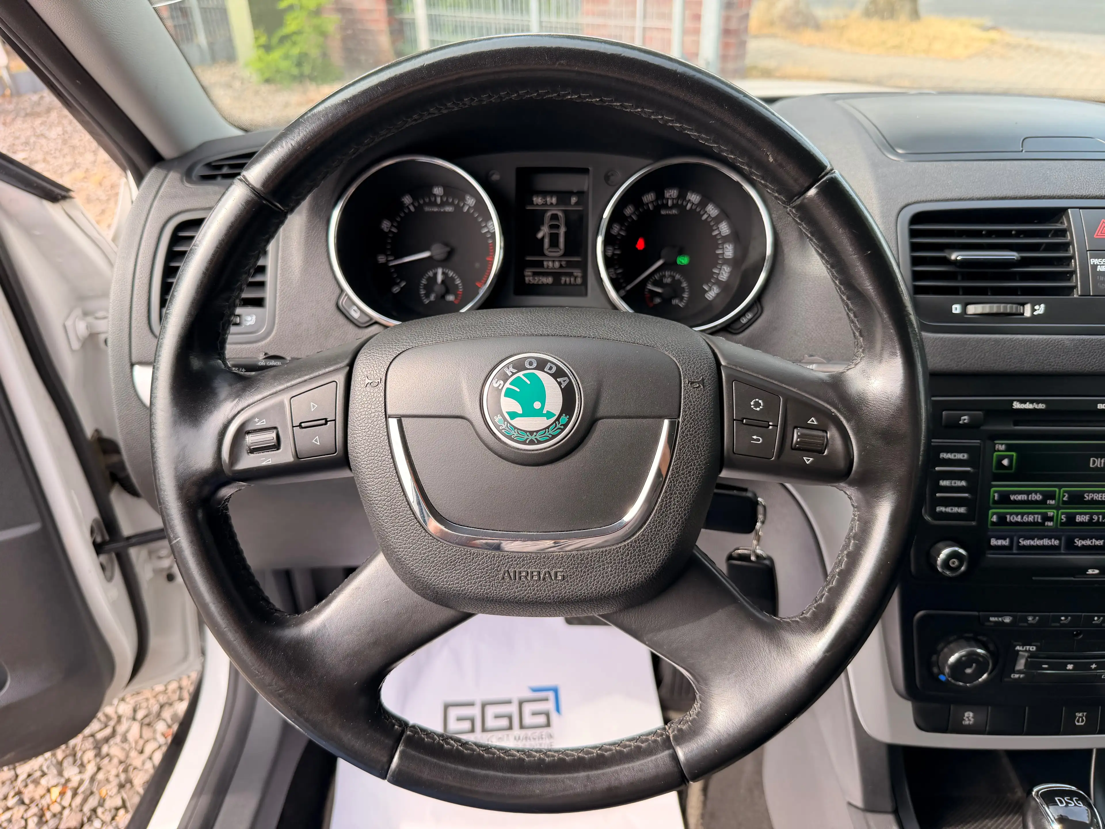 Skoda Yeti Ambition Plus Edition — photo 12