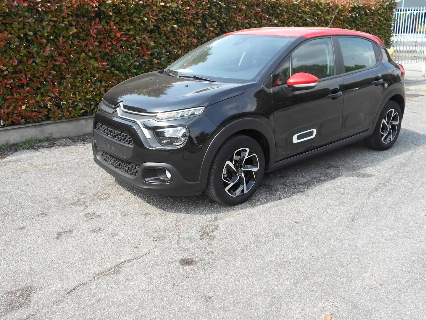 Citroen C3 1.2 SHINE SENZA OBBLIGO SERVIZI Bianco - 2