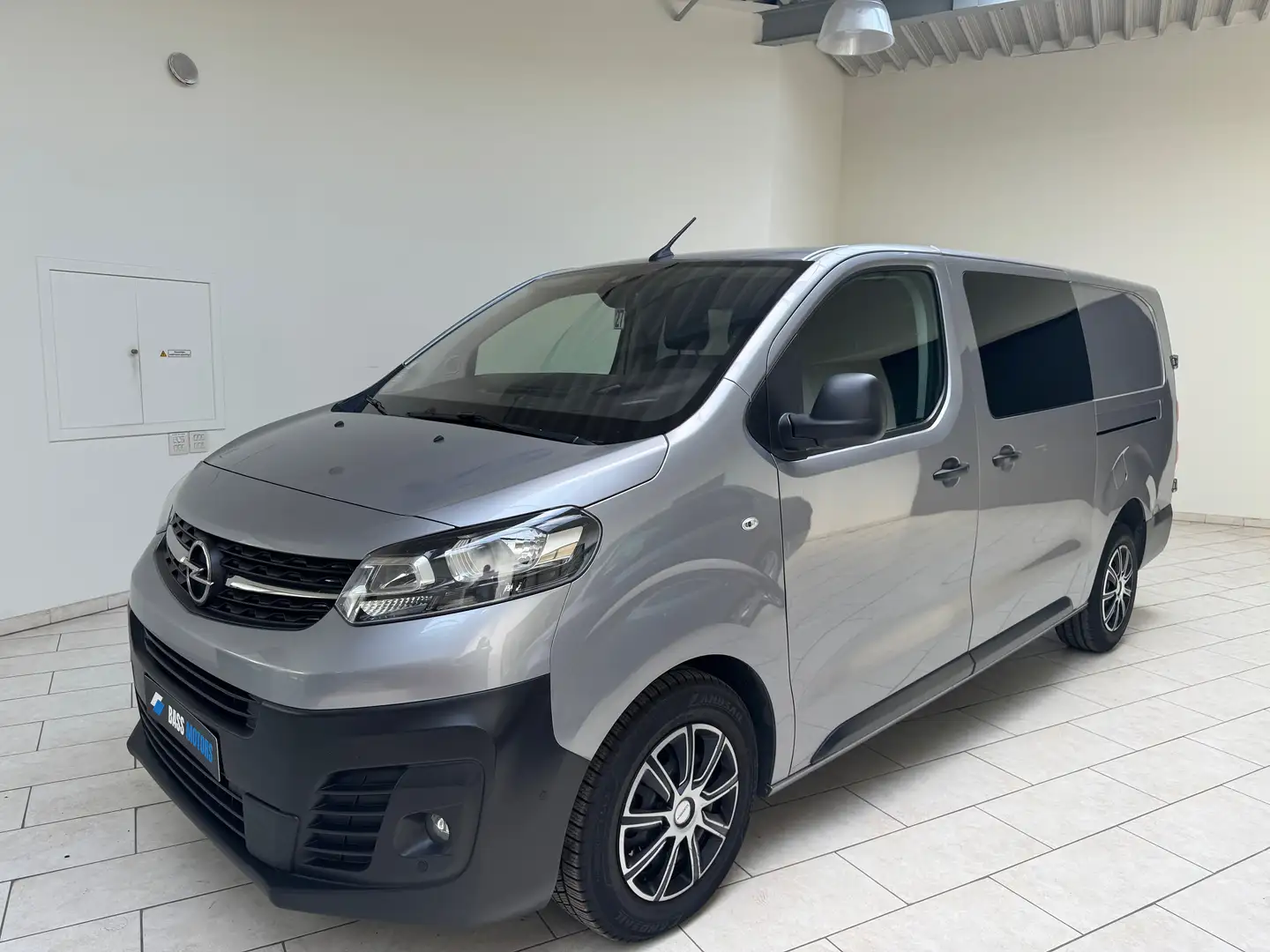 Opel Vivaro 2.0 TD L3H1 // 6 PL. // Dubbel cabine // BTW Gris - 1
