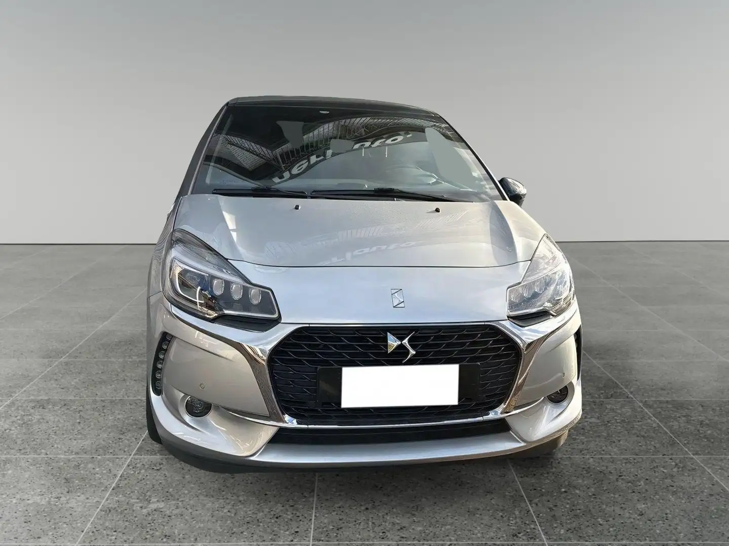 DS Automobiles DS 3 BlueHDi 100 S&S Sport Chic Grigio - 2