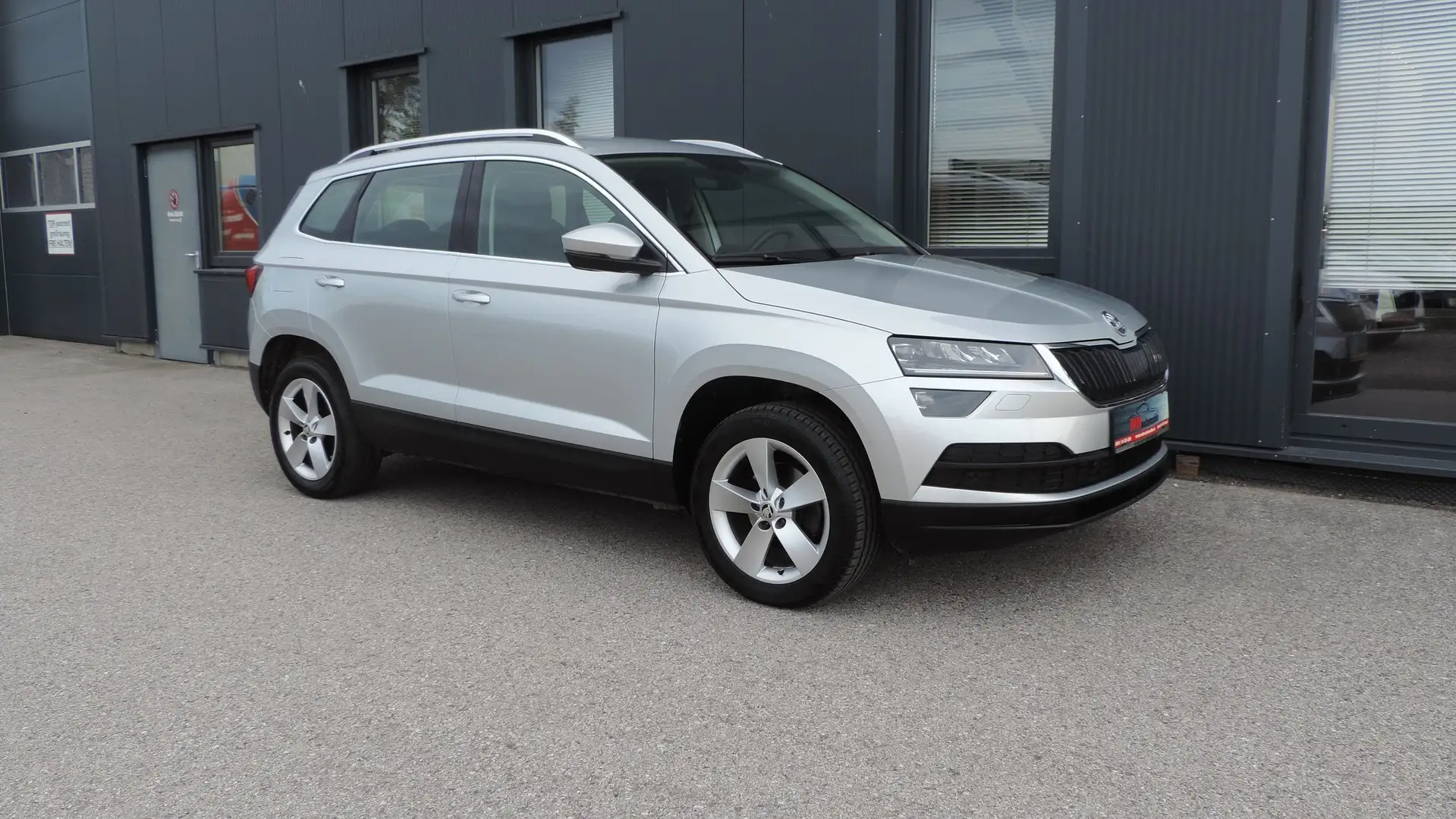 Skoda Karoq 2,0 TDI MODEL 2022 / AHV / ACC / LED / LANE/KAMERA Silber - 2