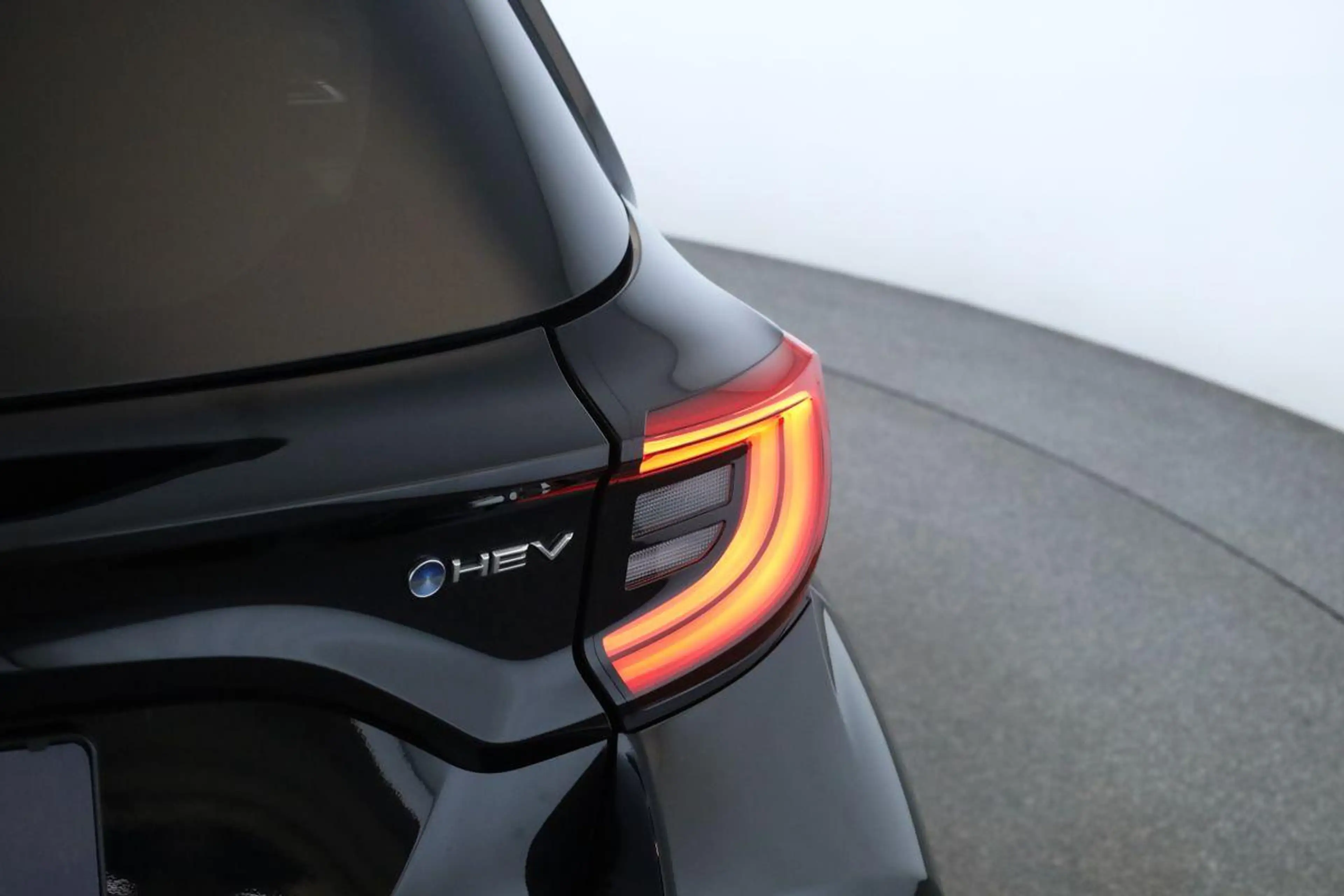 Toyota Yaris Hybrid 116 Teamplayer LED App SHZ Key Kam — photo 11