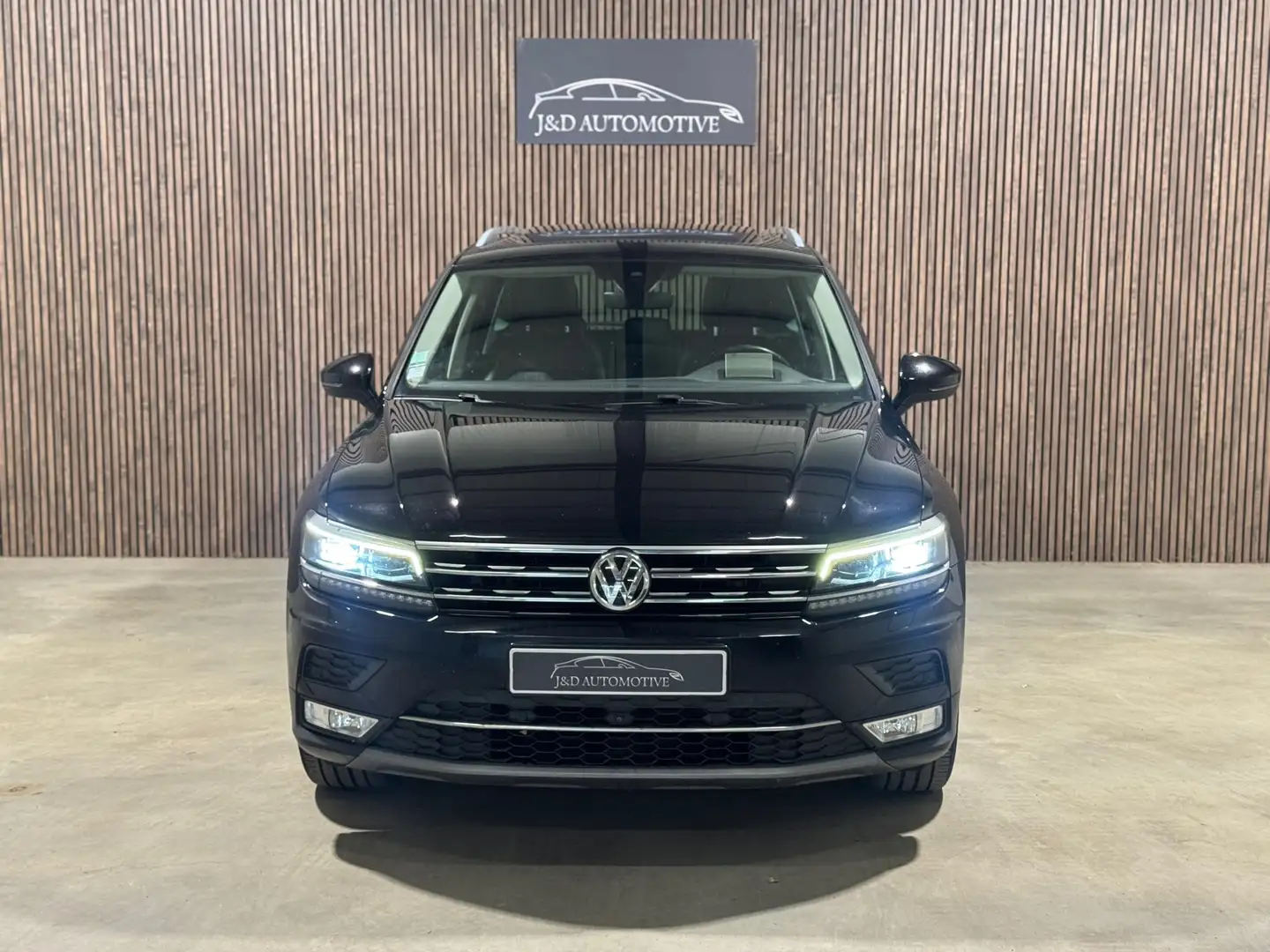 Volkswagen Tiguan 1.4 TSI ACT Highline 2017 DSG Zwart - 2
