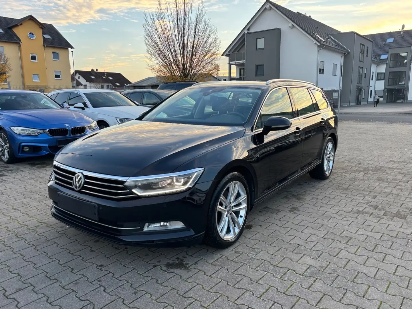 Volkswagen Passat Variant 2.0 TDI Comfortline DSG LED Leder - 1