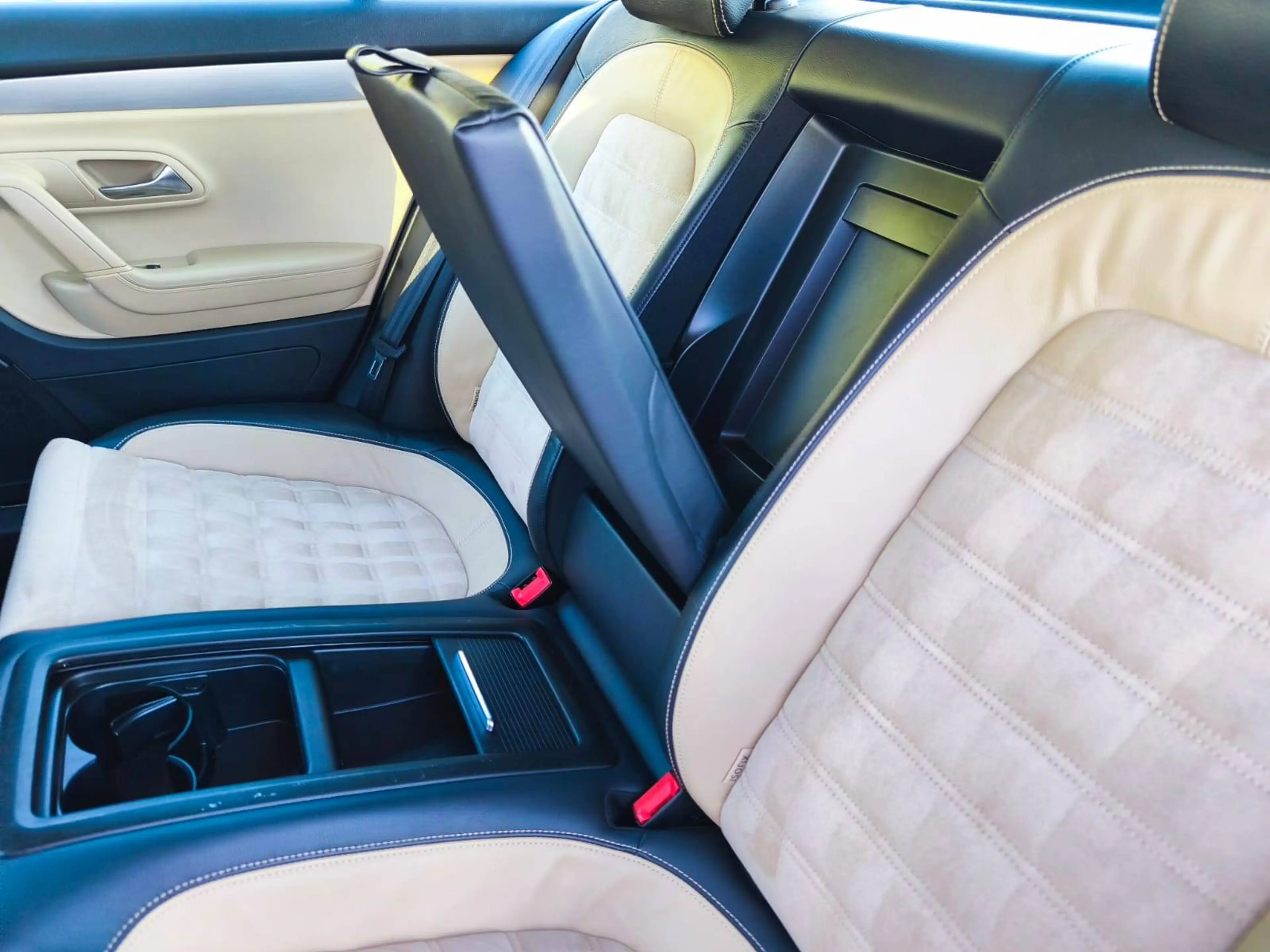 Volkswagen CC Passat 3,6 V6 DSG 4Motion — photo 9