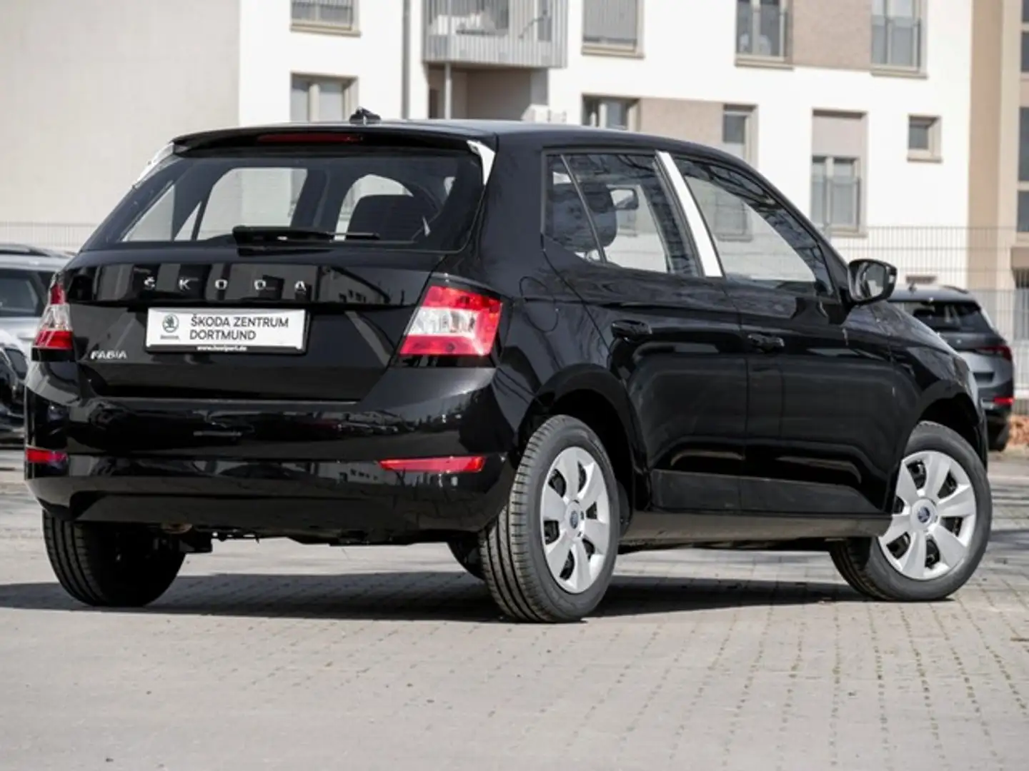 Skoda Fabia 1.0 COOL PLUS SITZHEIZUNG EINPARKHILFE Noir - 2