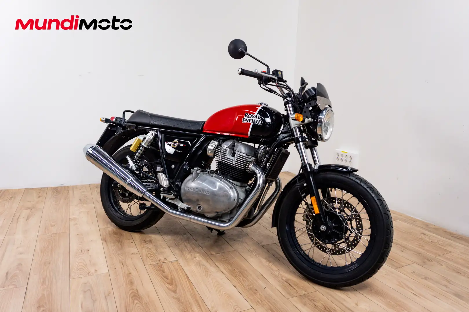 Royal Enfield Interceptor - 2