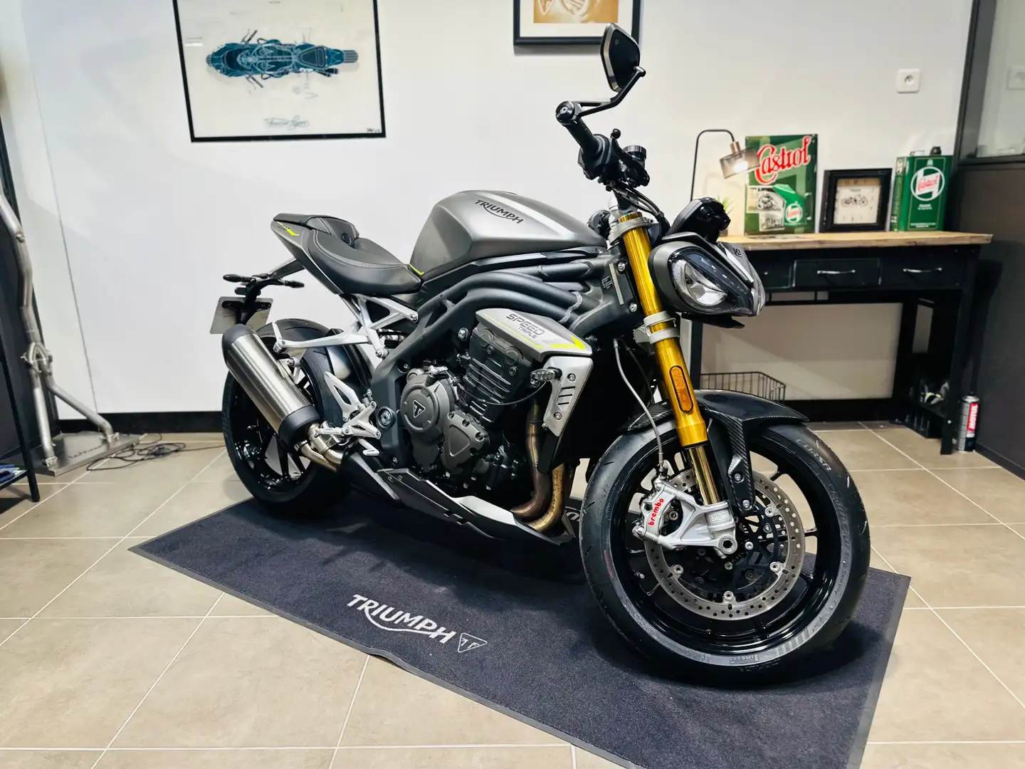 Triumph Speed Triple 1200 RS Gris - 1